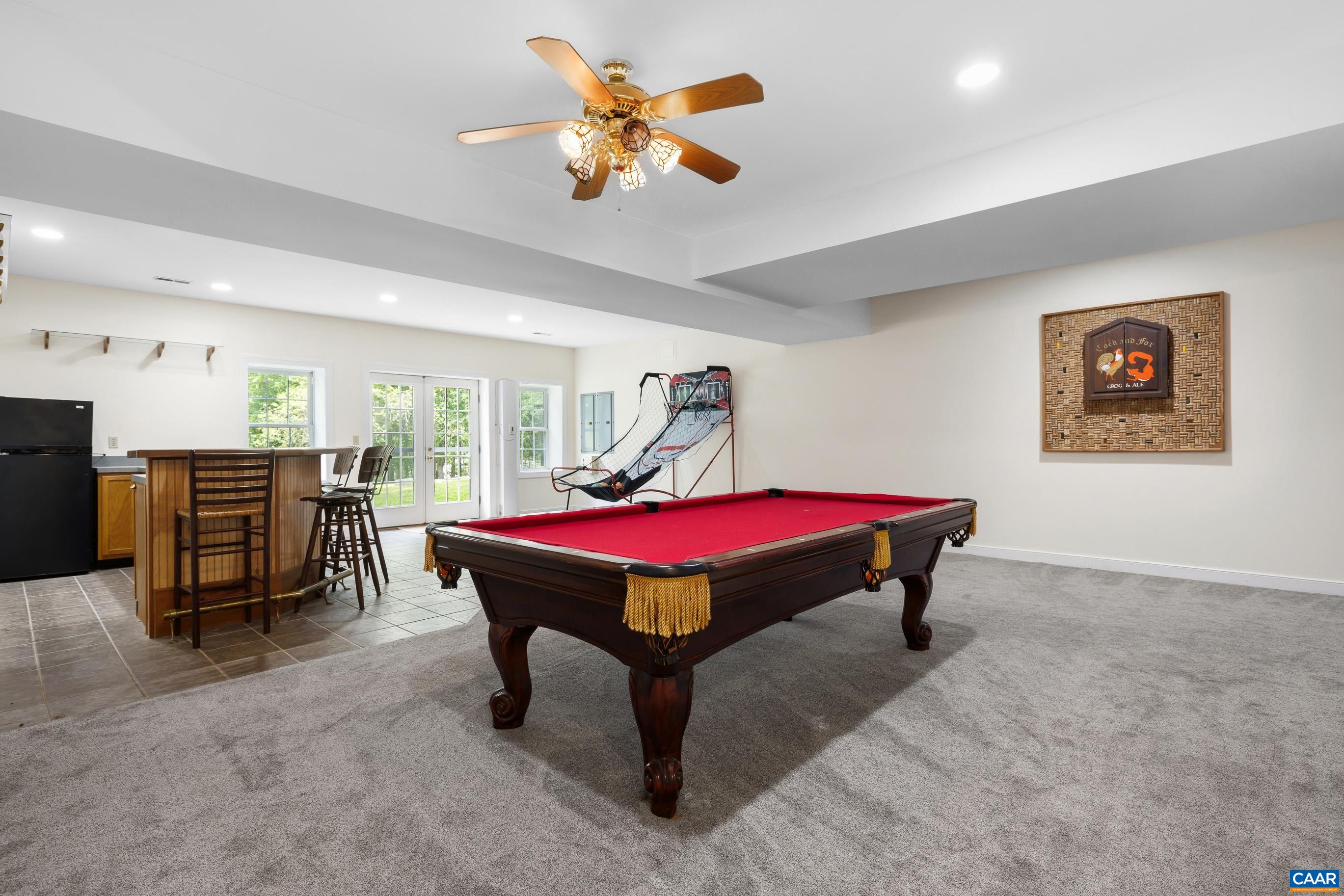 582 SPRING HILL DR