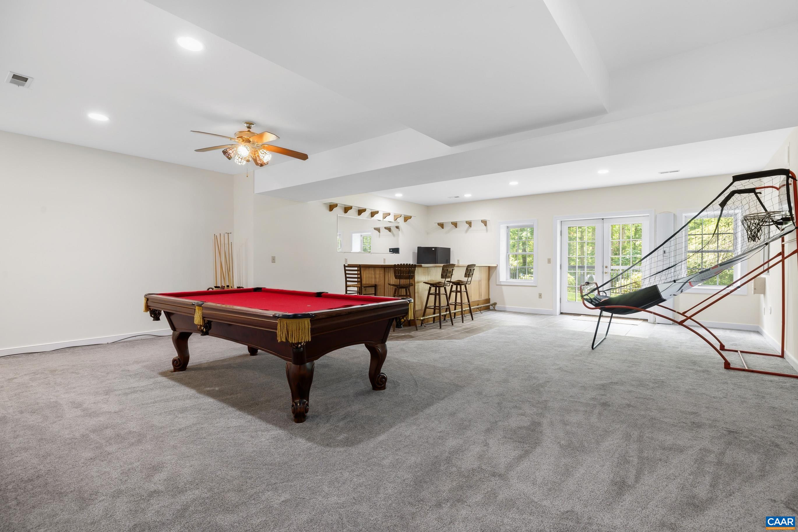 582 SPRING HILL DR