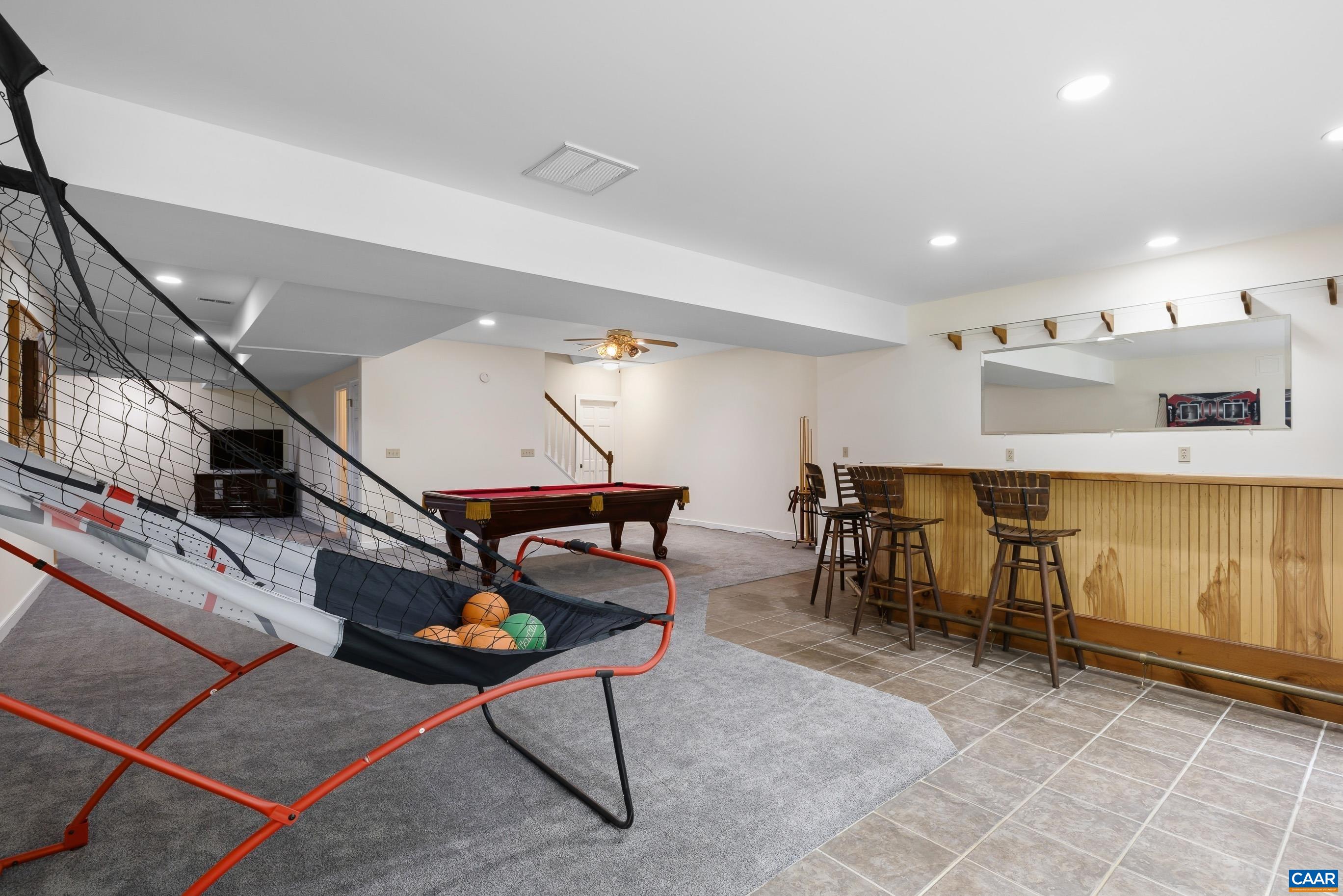 582 SPRING HILL DR