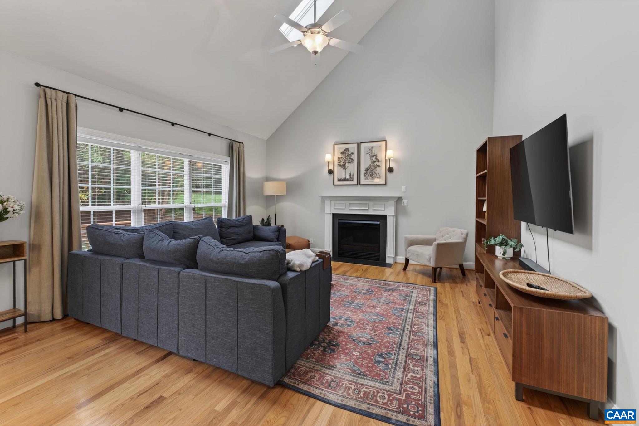2015 BROWNSTONE LN