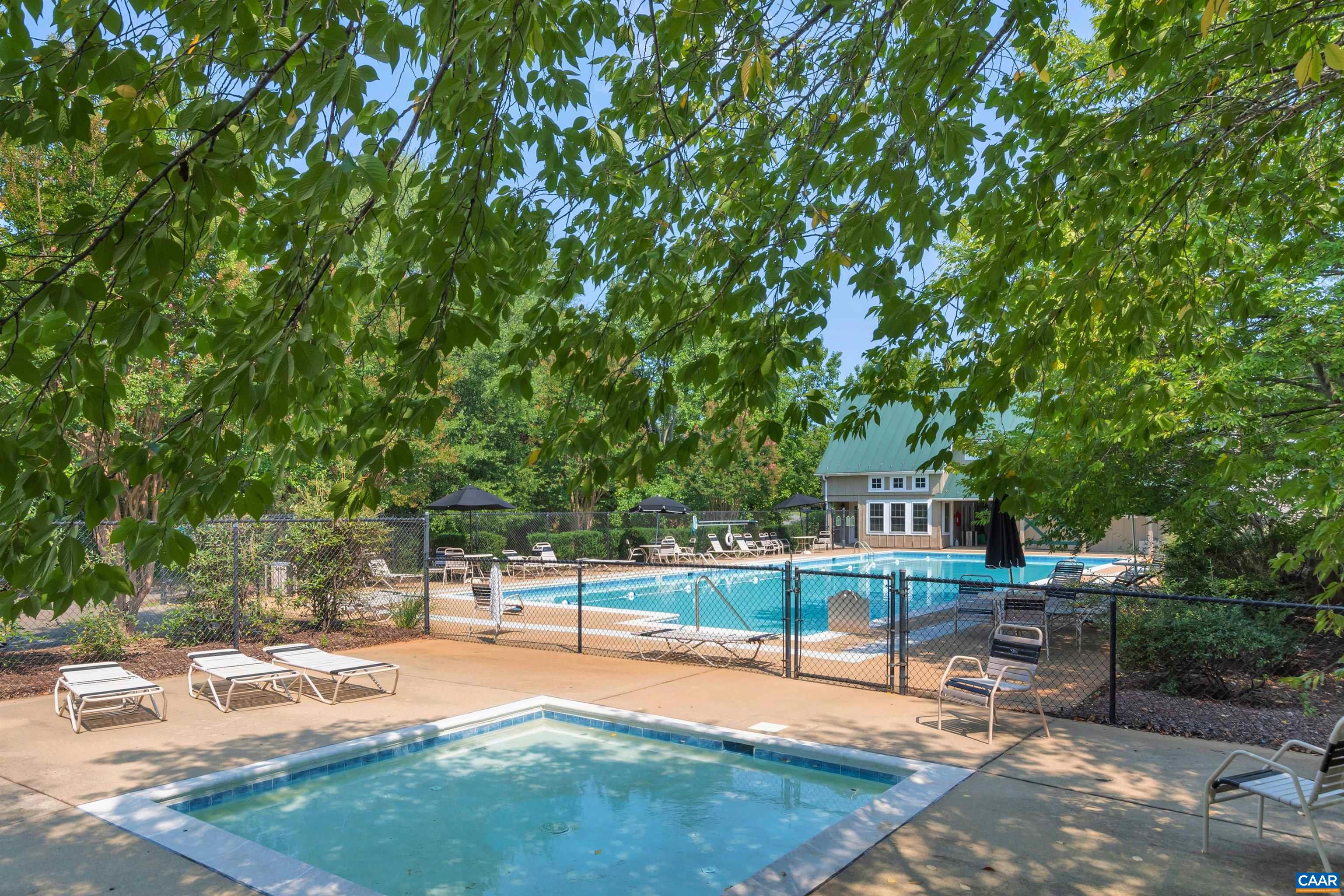 2015 BROWNSTONE LN