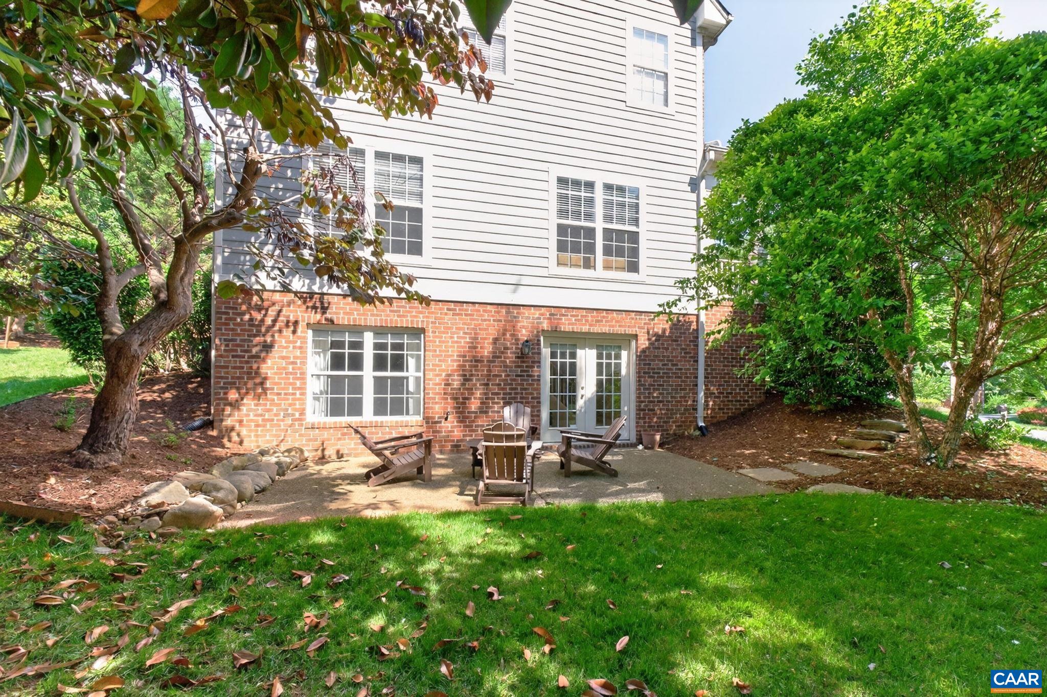 2015 BROWNSTONE LN