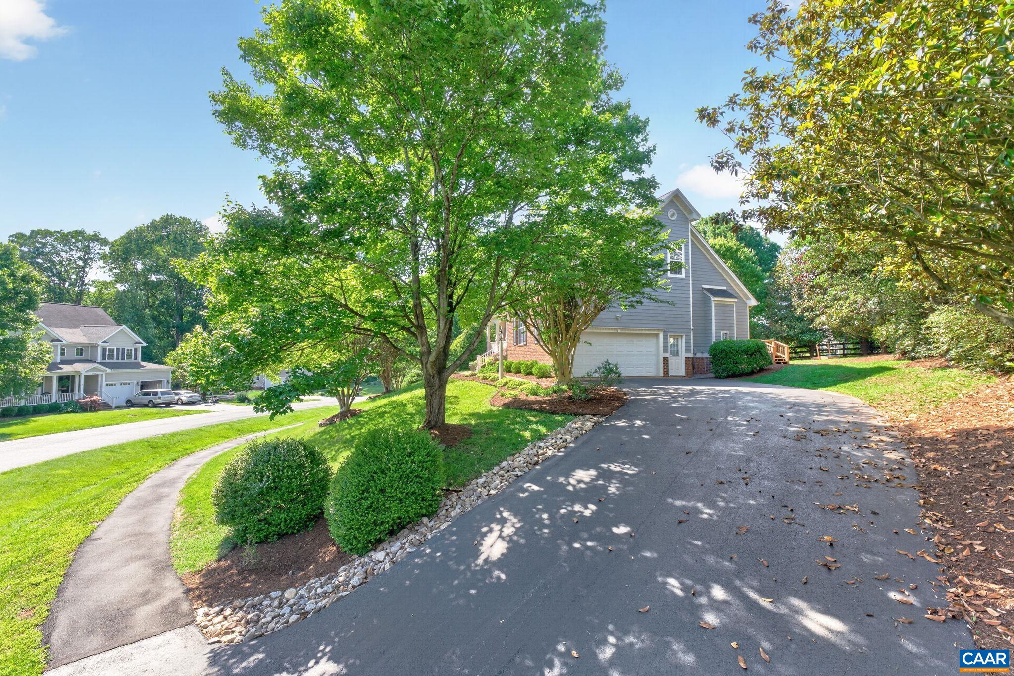 2015 BROWNSTONE LN