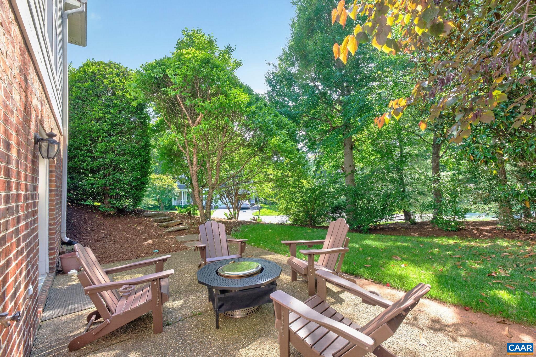 2015 BROWNSTONE LN