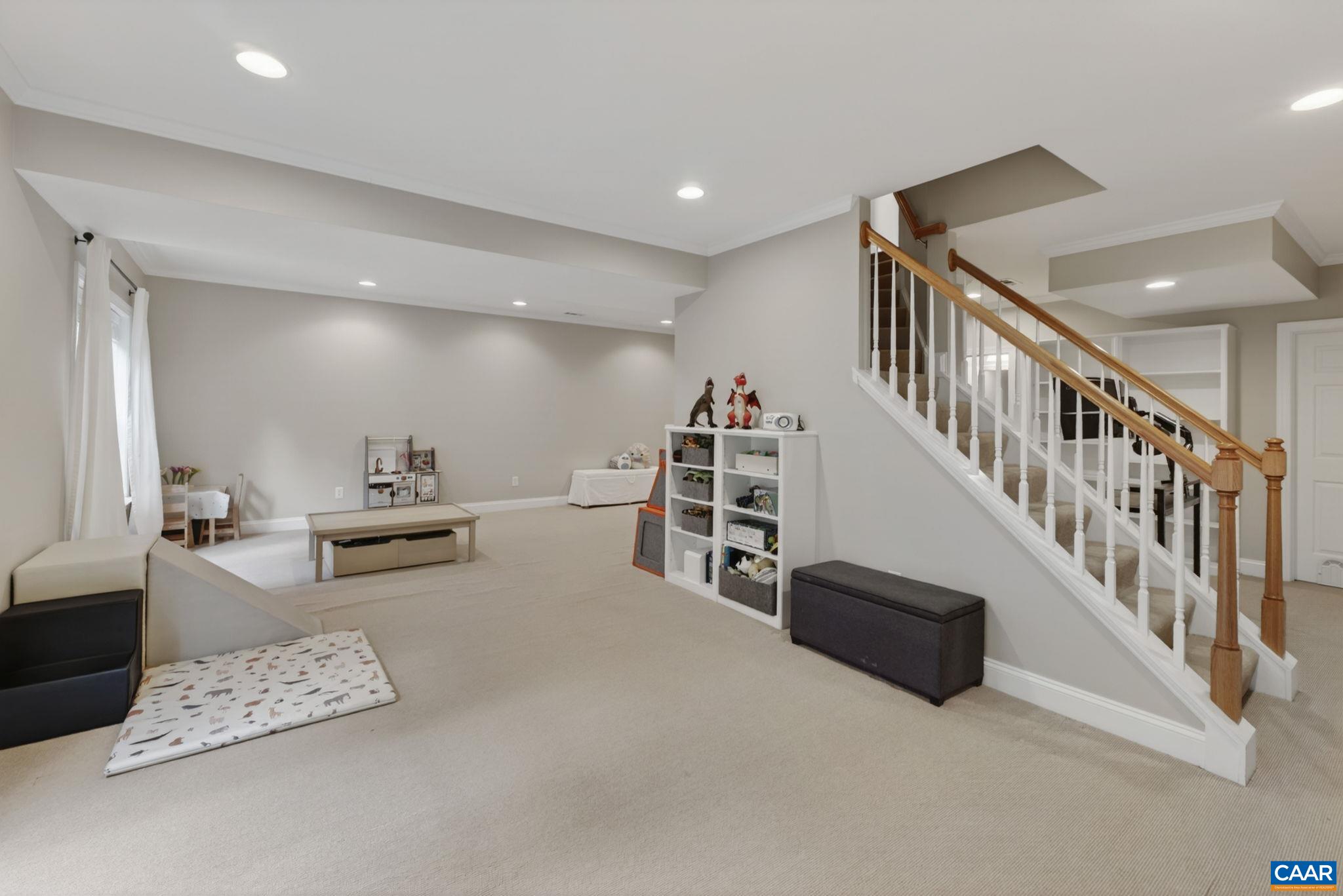 2015 BROWNSTONE LN