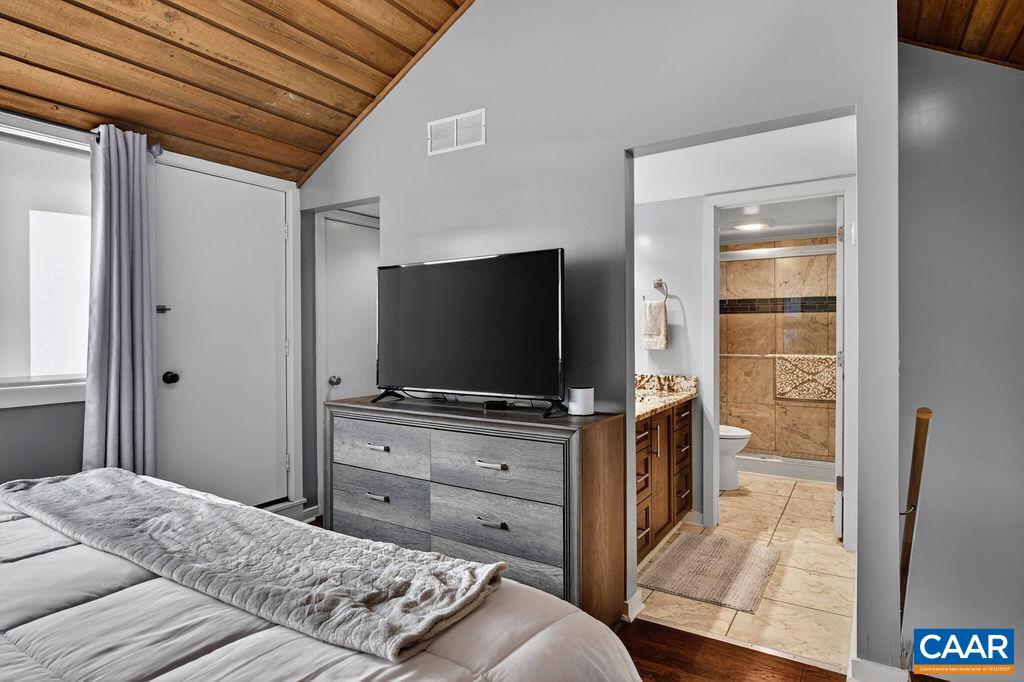 1460 LEDGES CONDOS