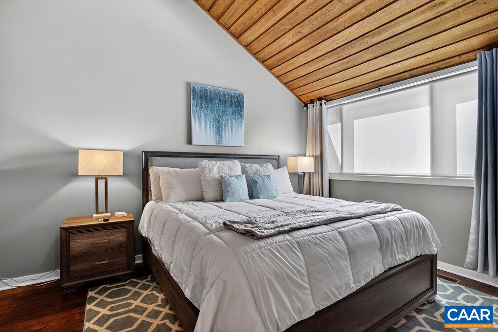 1460 LEDGES CONDOS