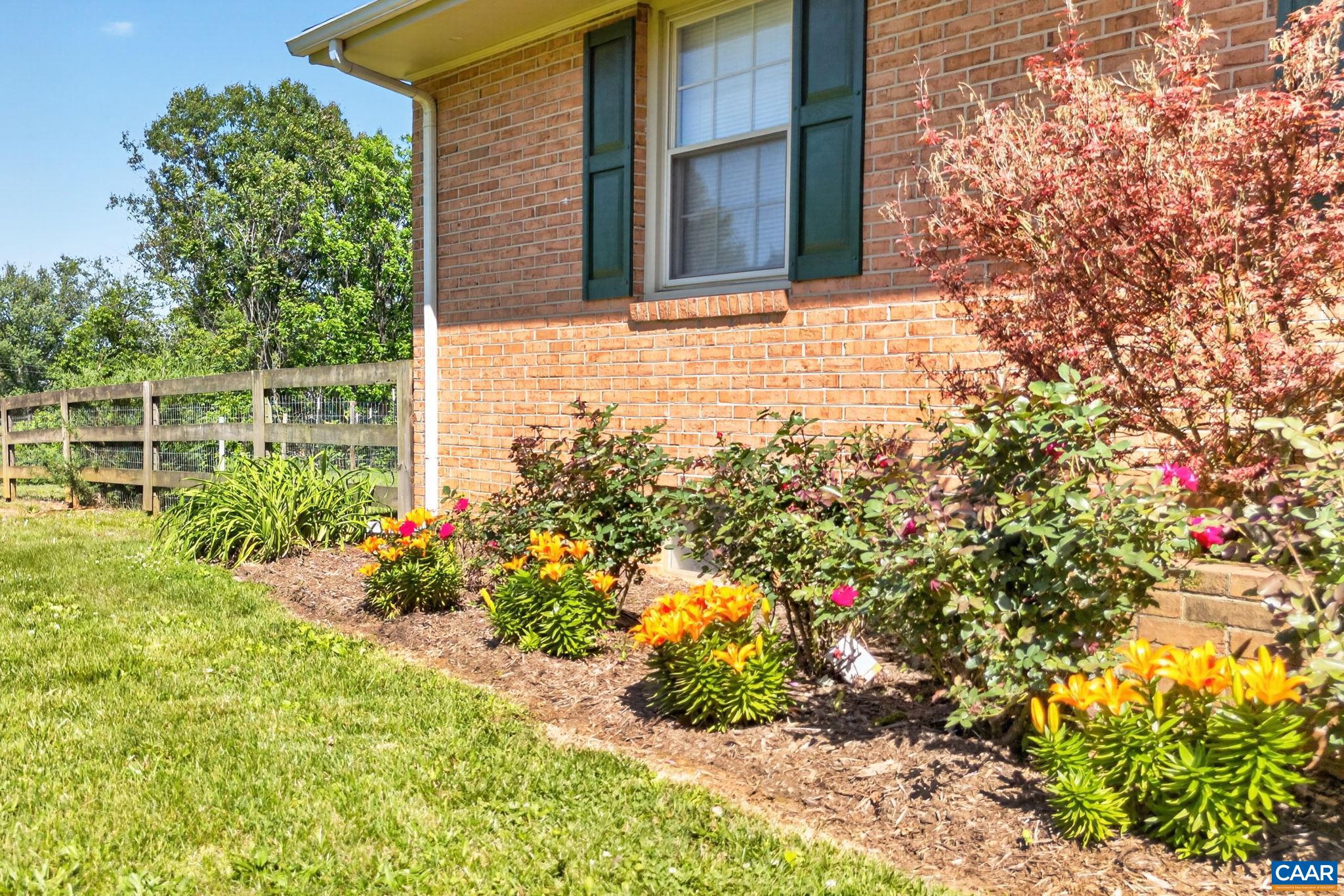 18 WINDY ACRES CIR