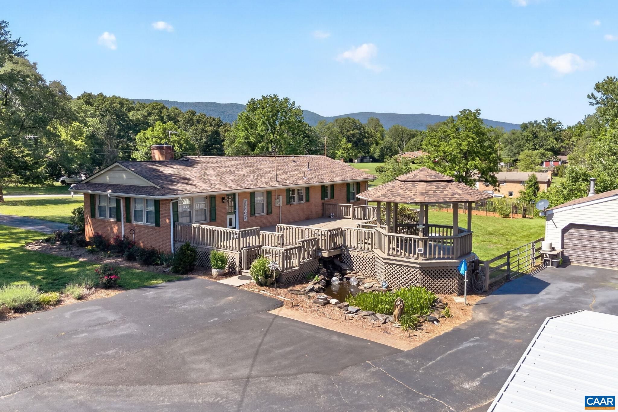 18 WINDY ACRES CIR