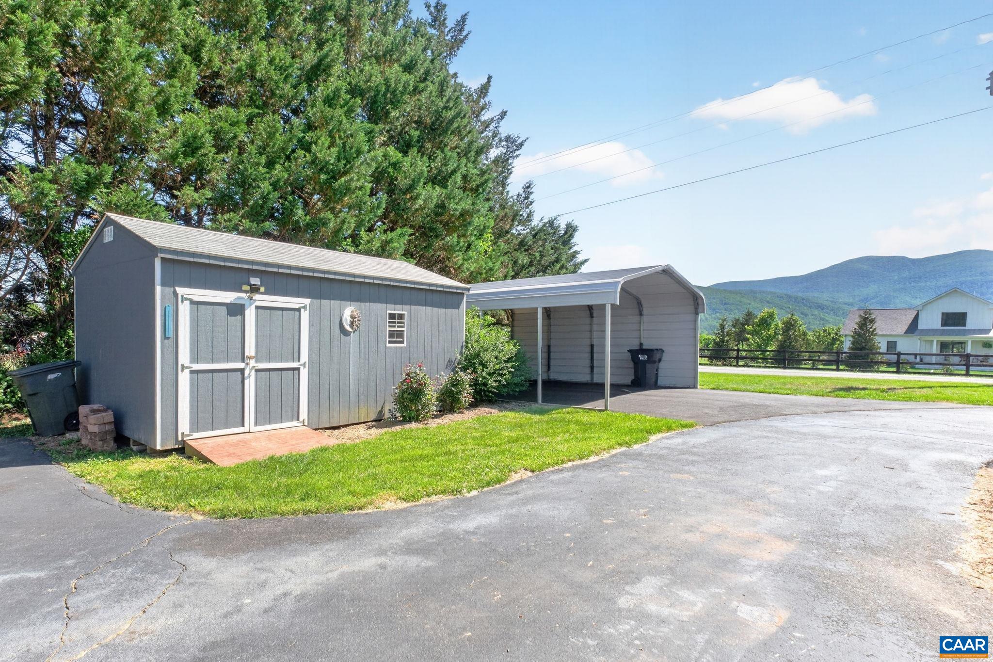 18 WINDY ACRES CIR