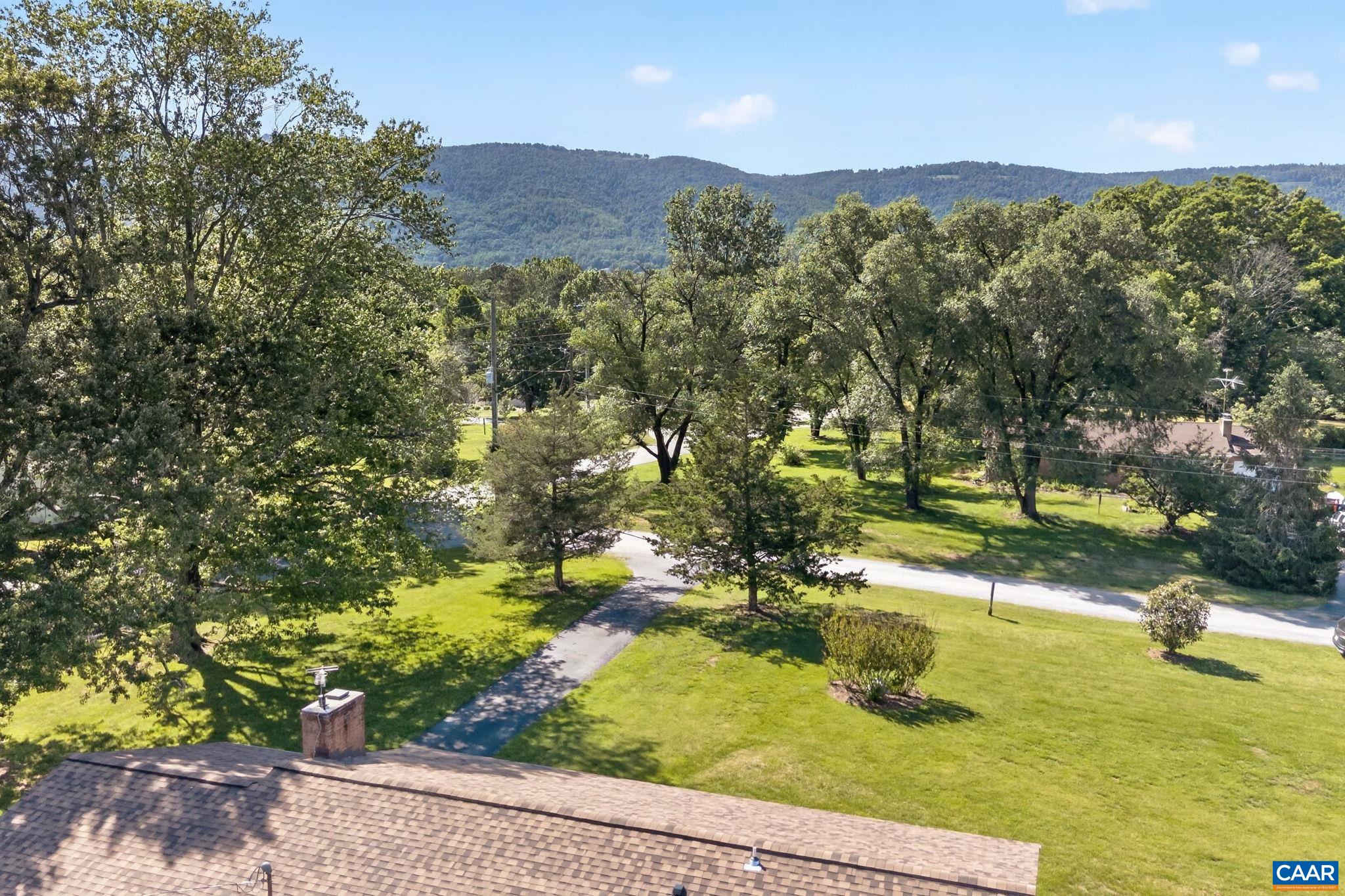 18 WINDY ACRES CIR