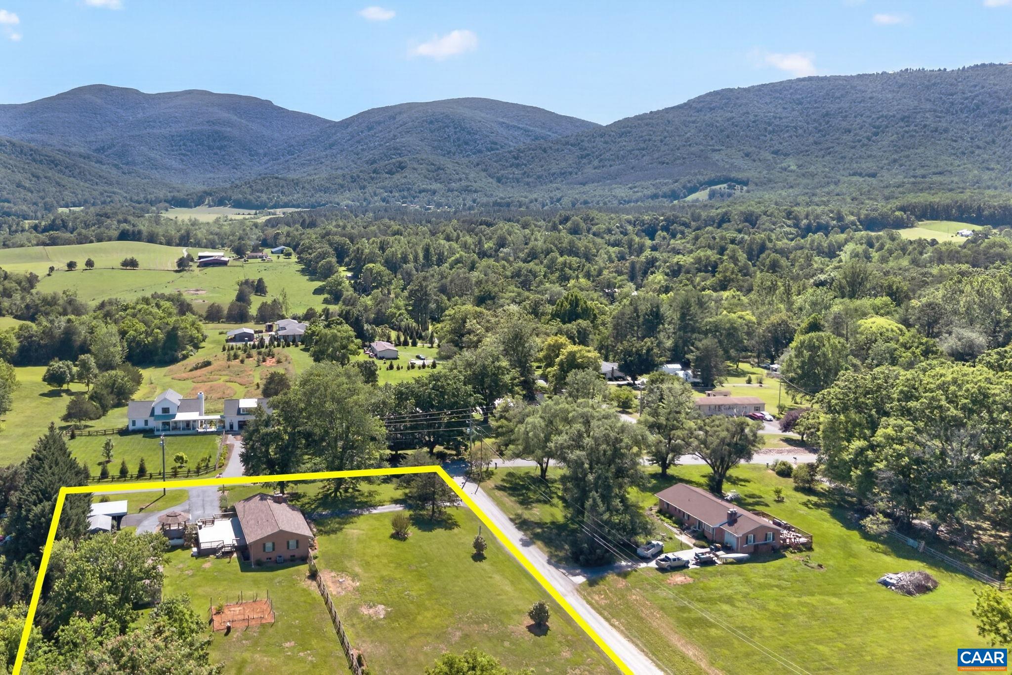18 WINDY ACRES CIR