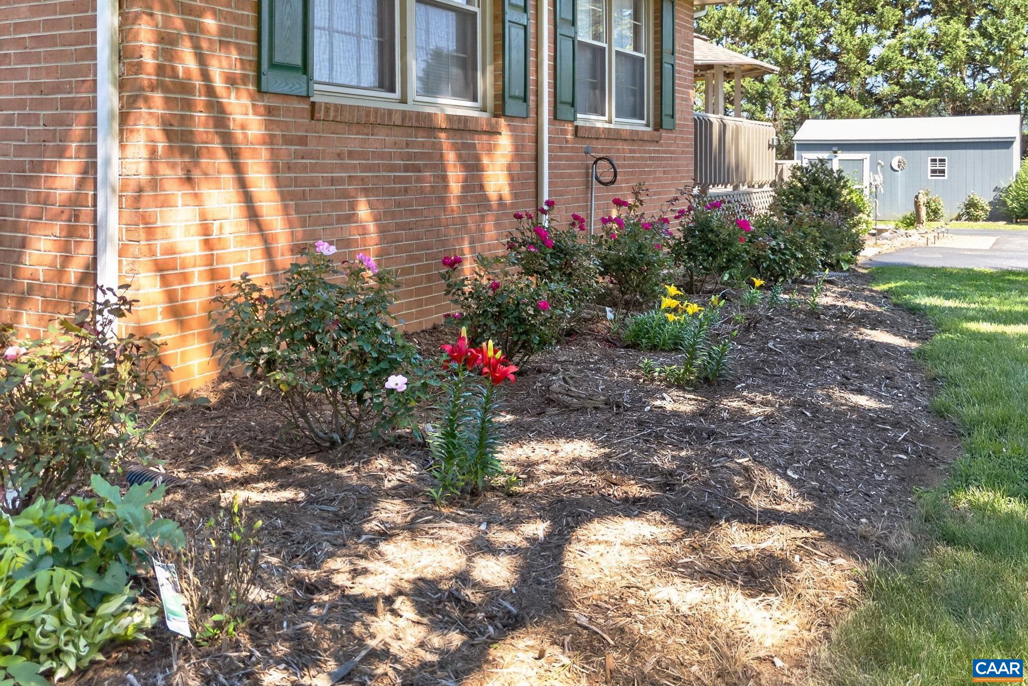 18 WINDY ACRES CIR