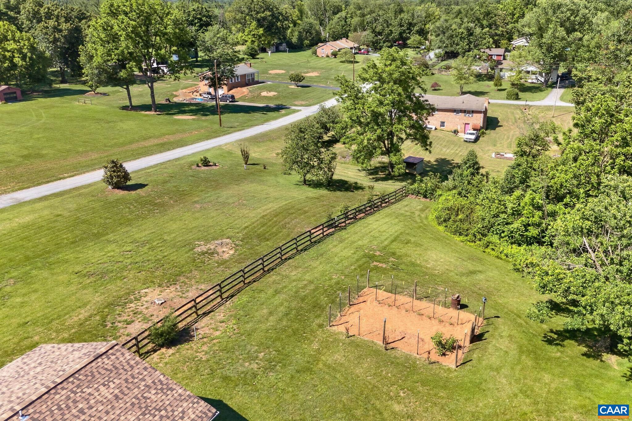 18 WINDY ACRES CIR