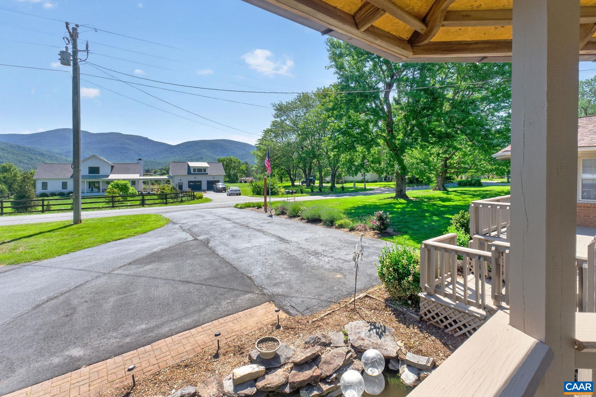 18 WINDY ACRES CIR