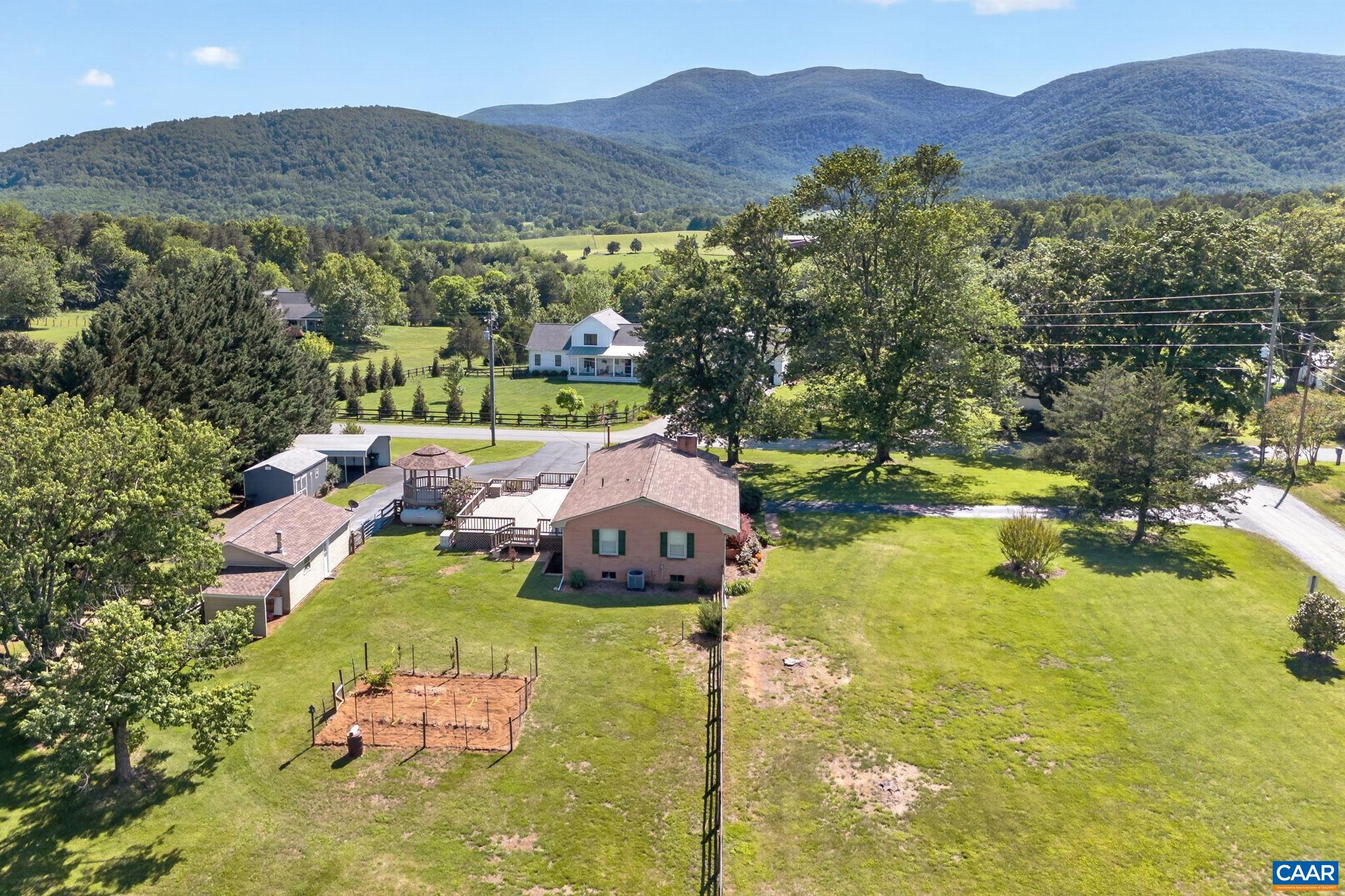 18 WINDY ACRES CIR
