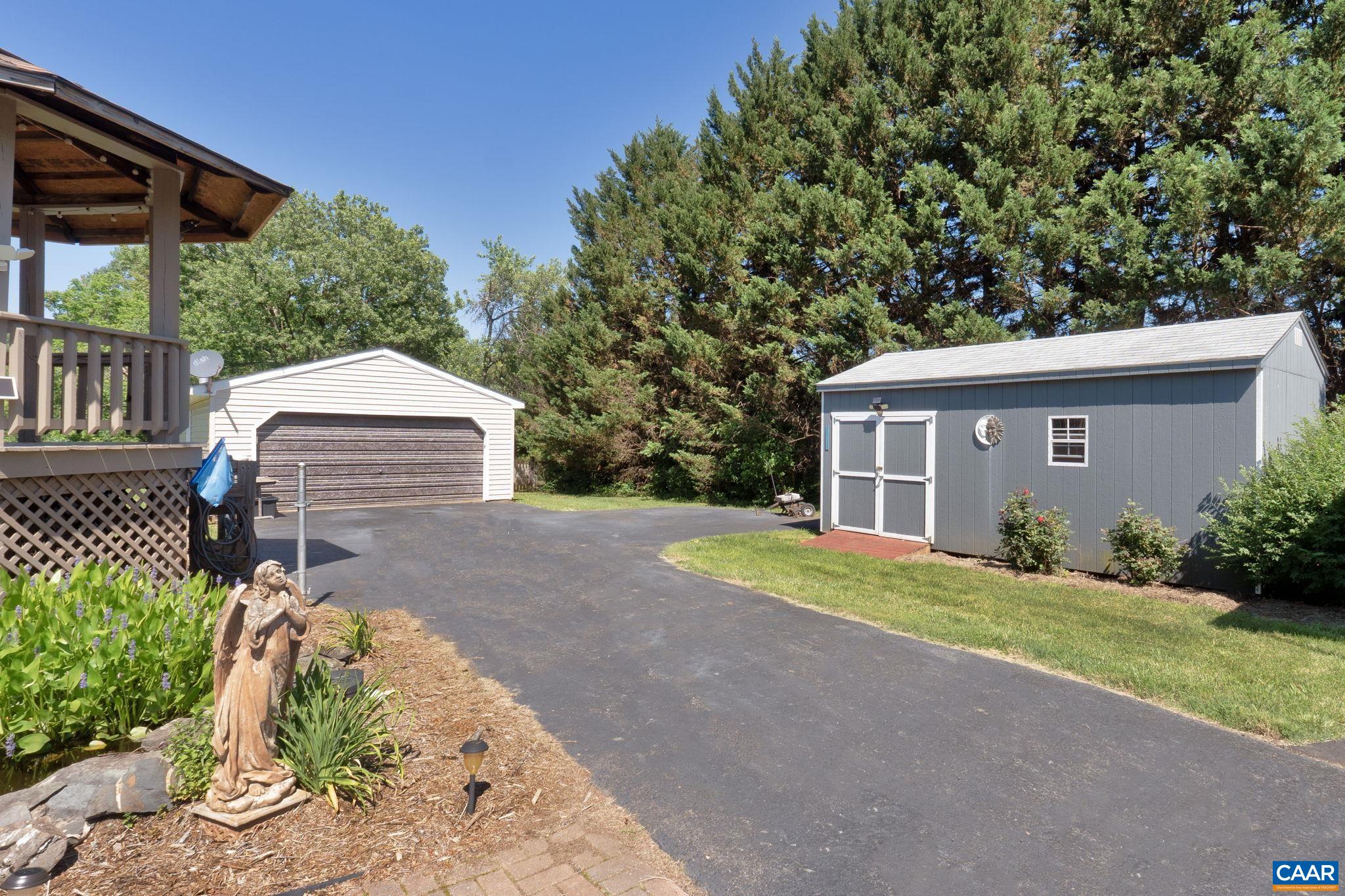 18 WINDY ACRES CIR