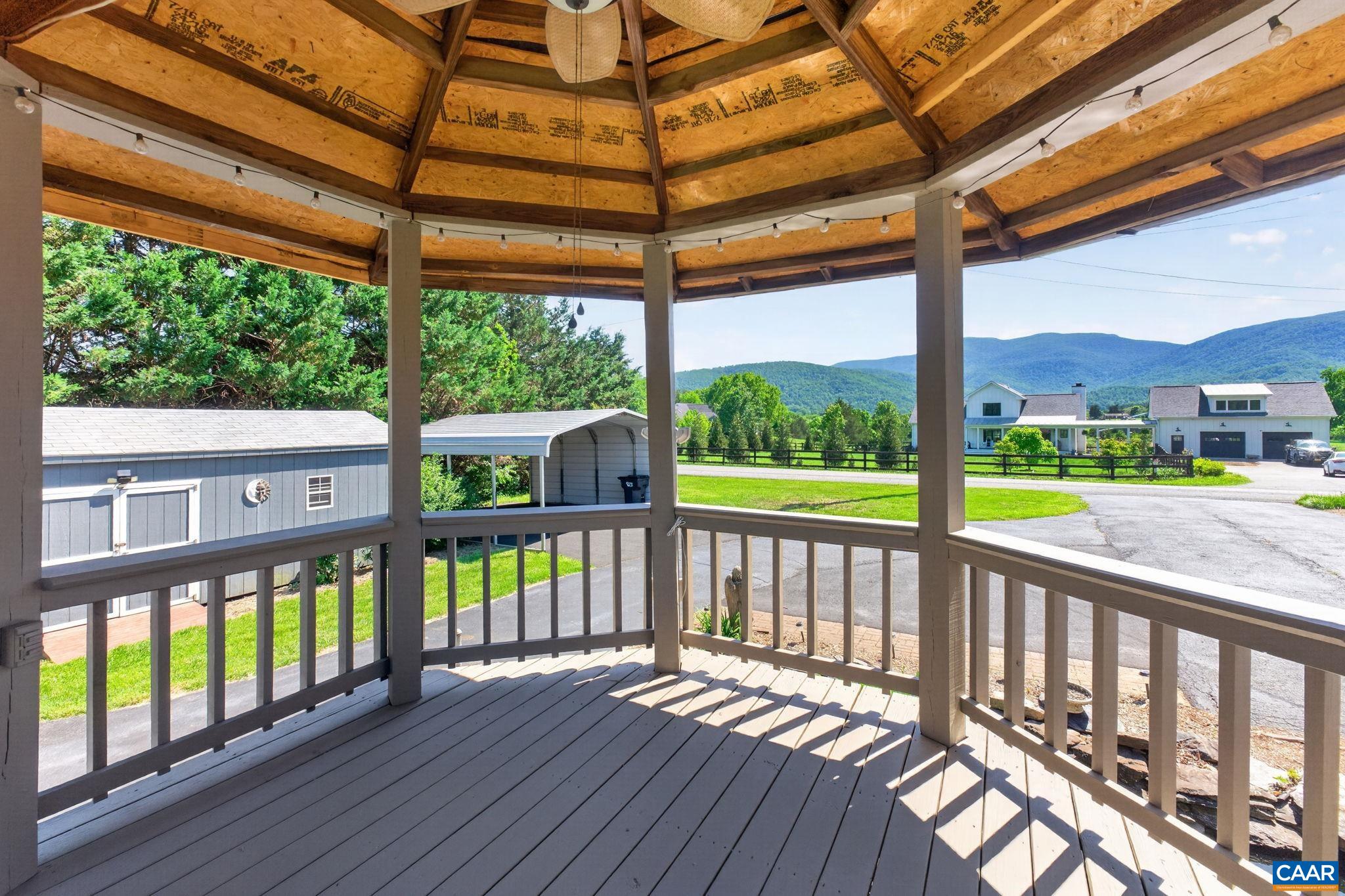 18 WINDY ACRES CIR