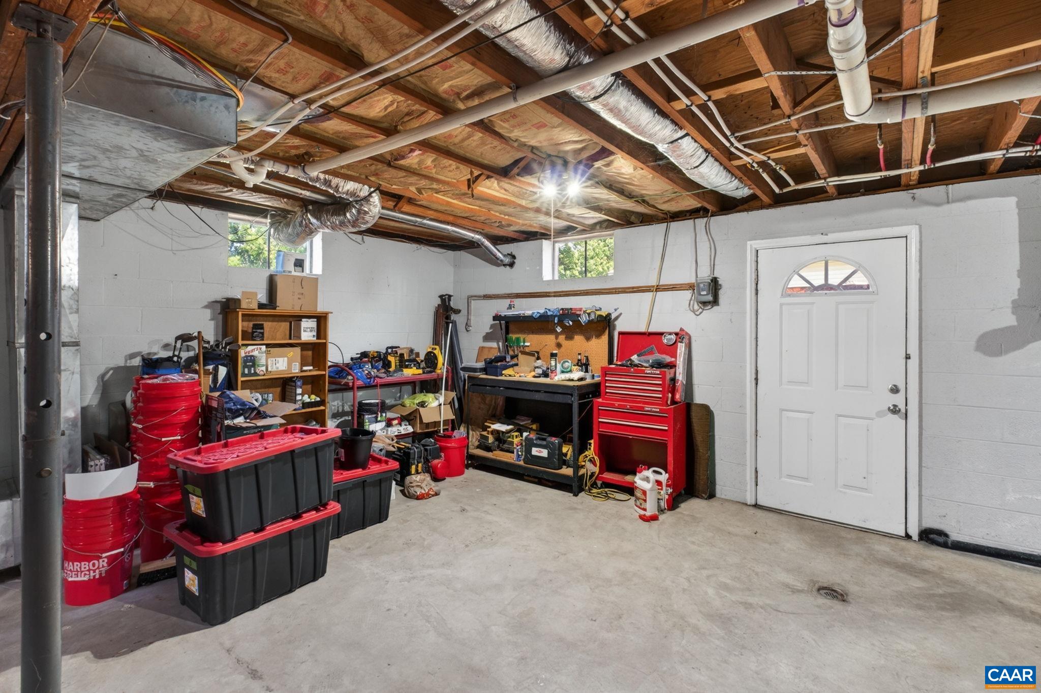 18 WINDY ACRES CIR