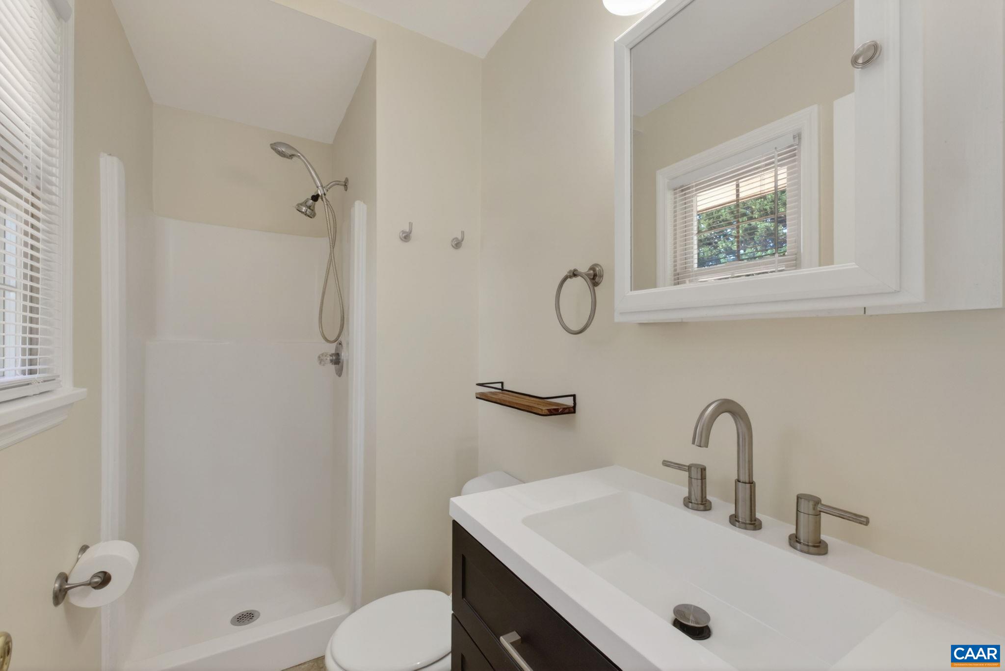 18 WINDY ACRES CIR
