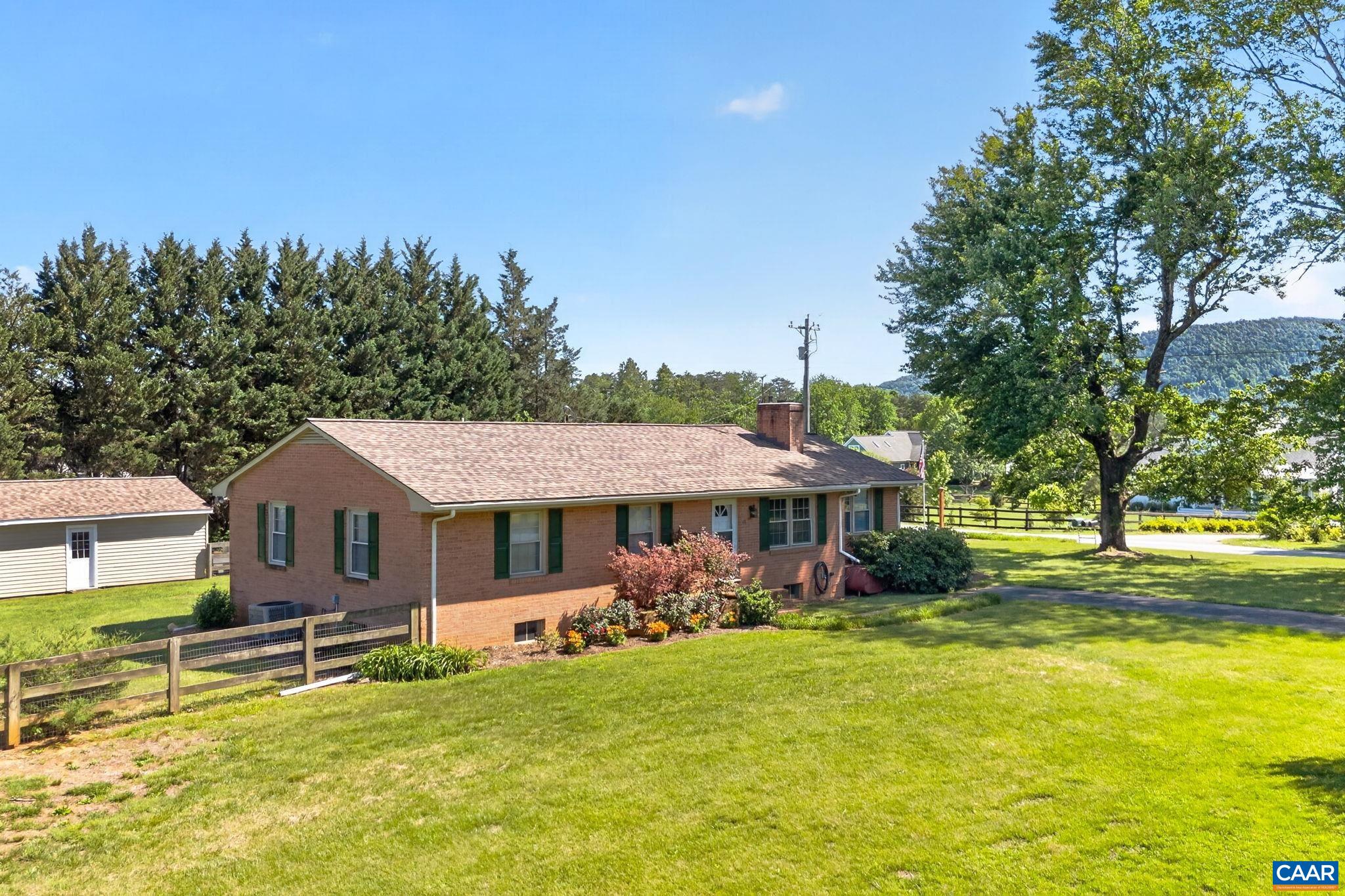 18 WINDY ACRES CIR