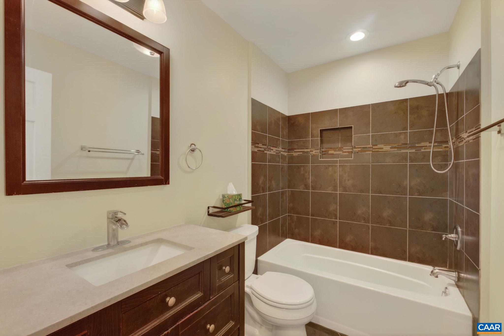 18 WINDY ACRES CIR