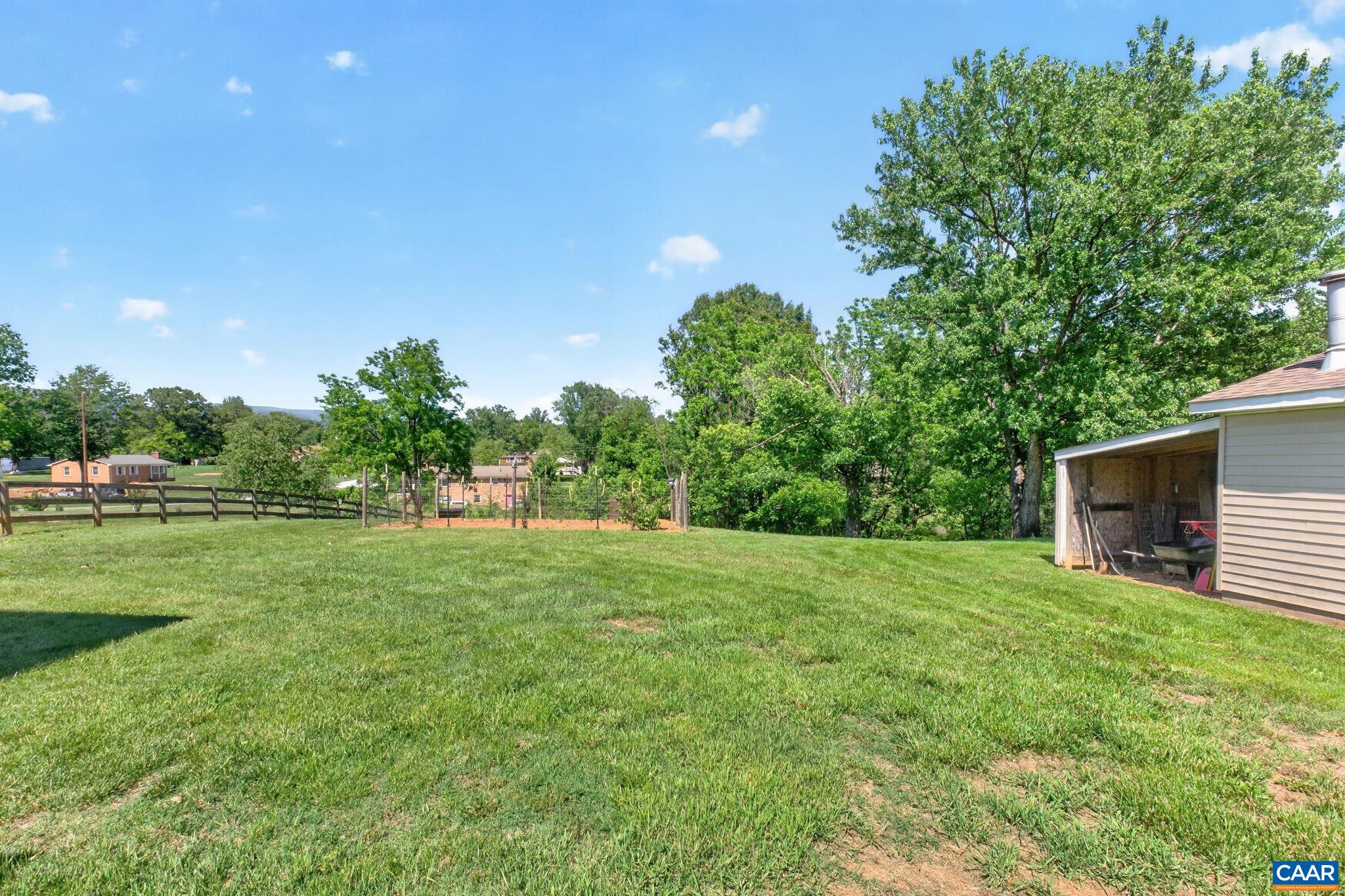 18 WINDY ACRES CIR