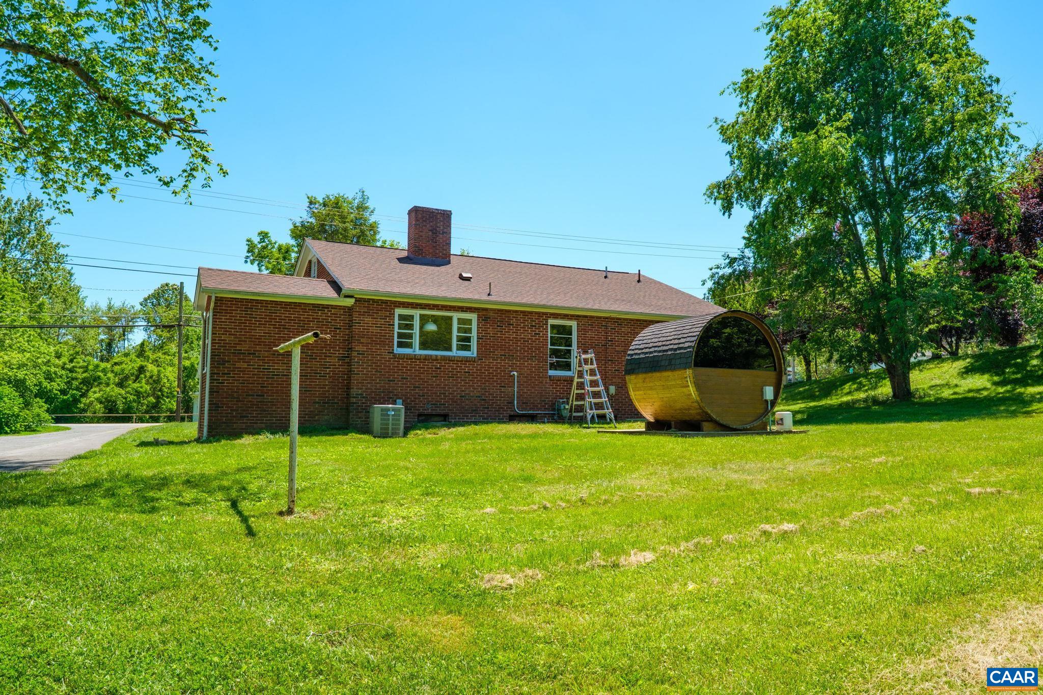 275 MAIN ST