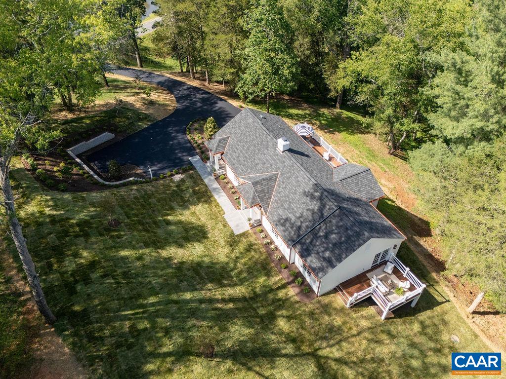 935 EMERSON DR