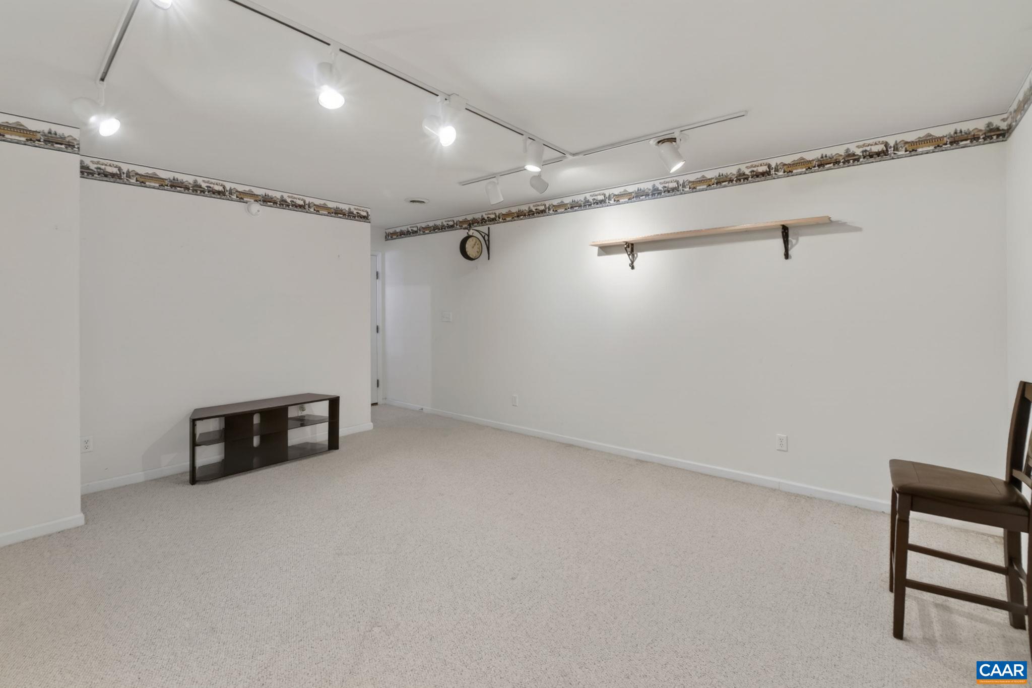 42 CLIFTWOOD RD