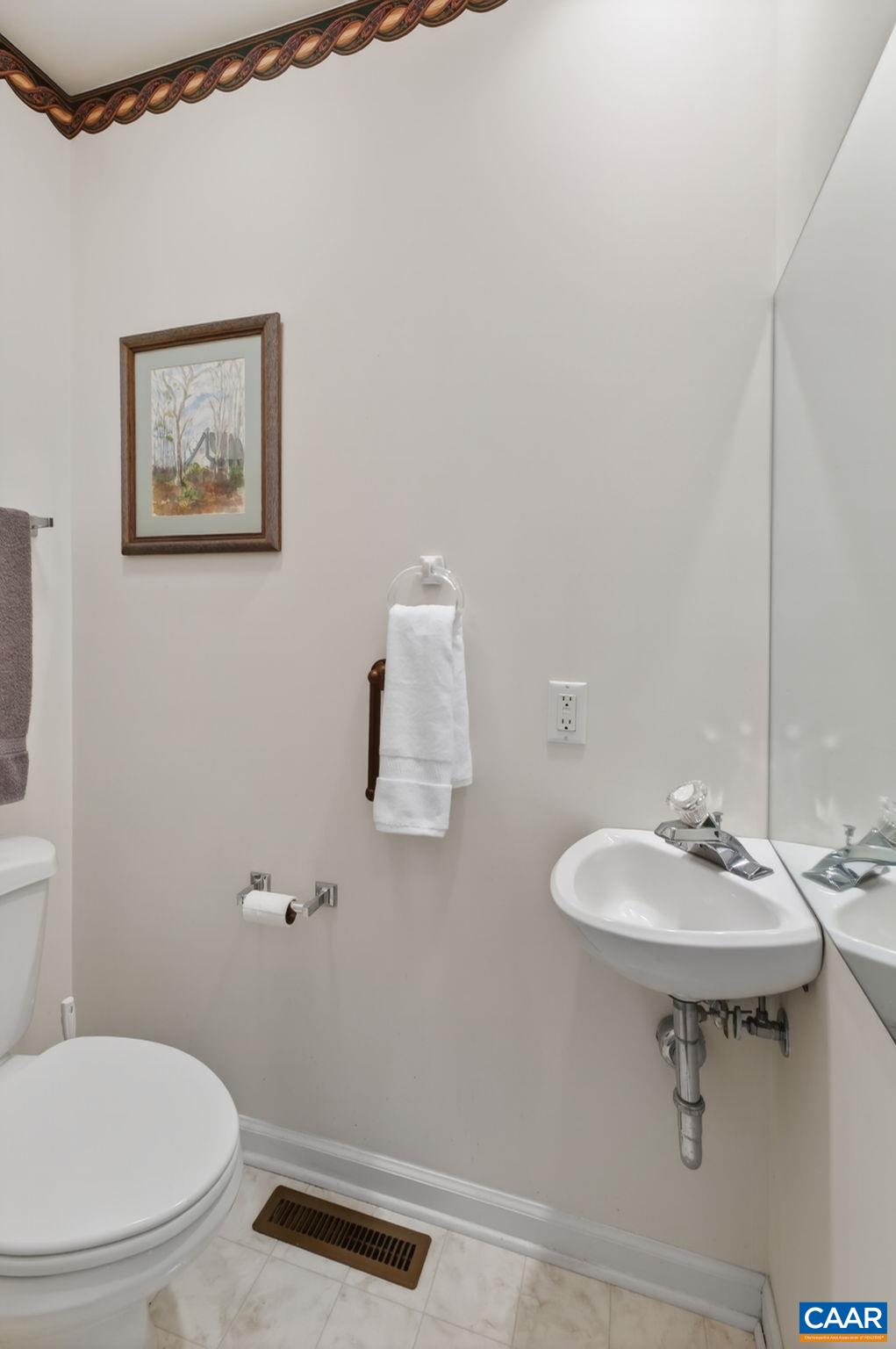 42 CLIFTWOOD RD