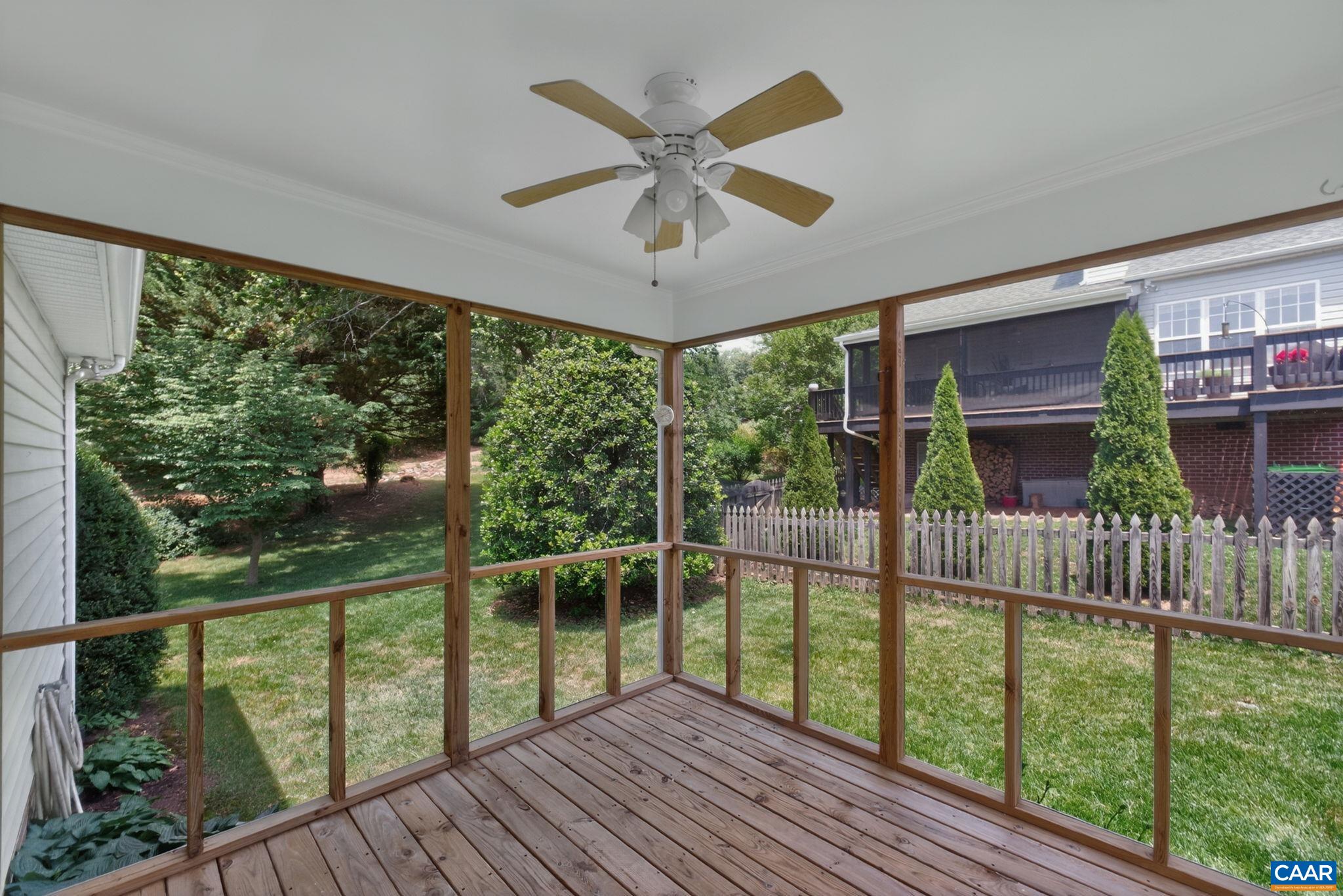 1064 WINTERGREEN LN