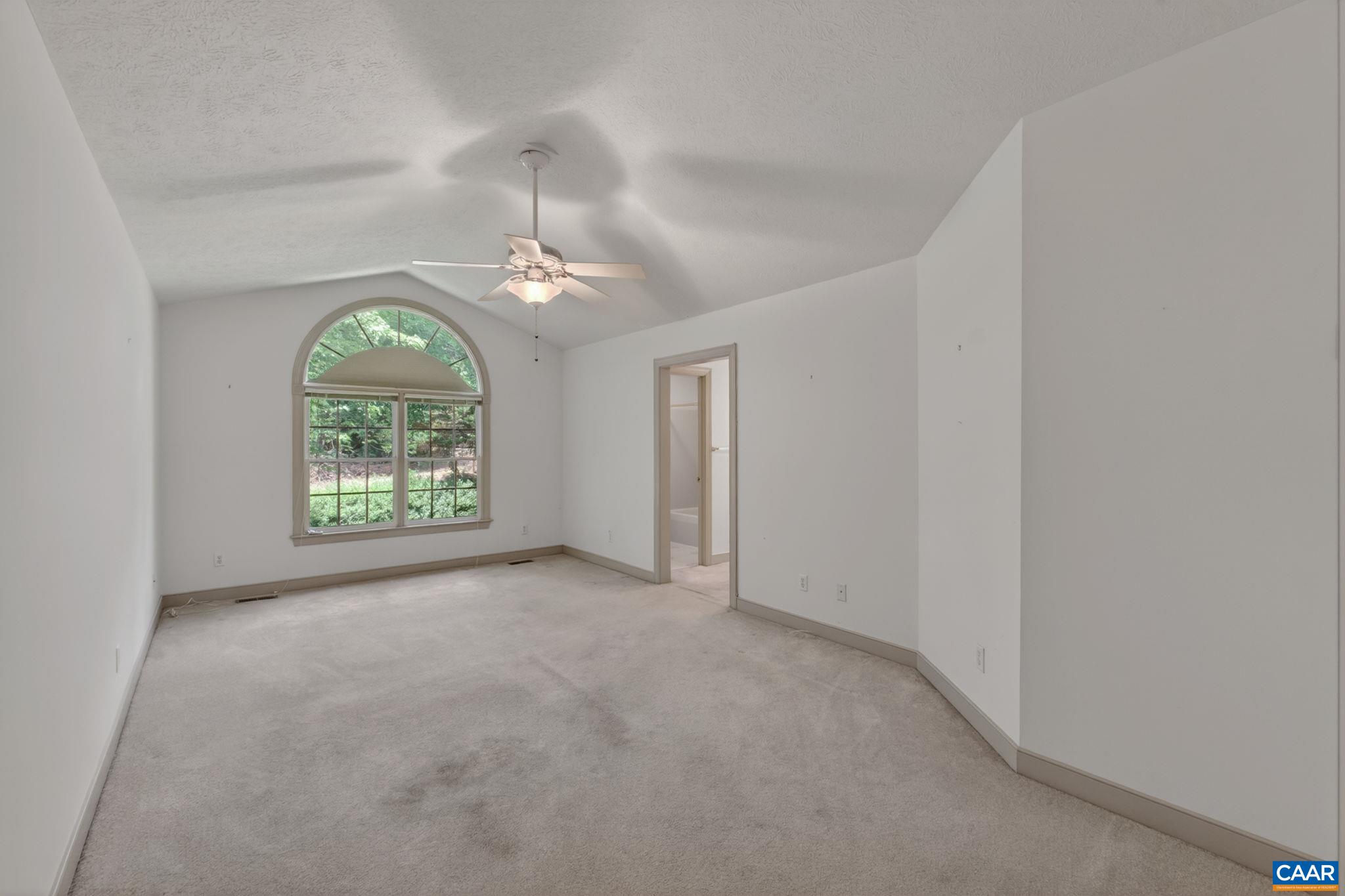 1064 WINTERGREEN LN