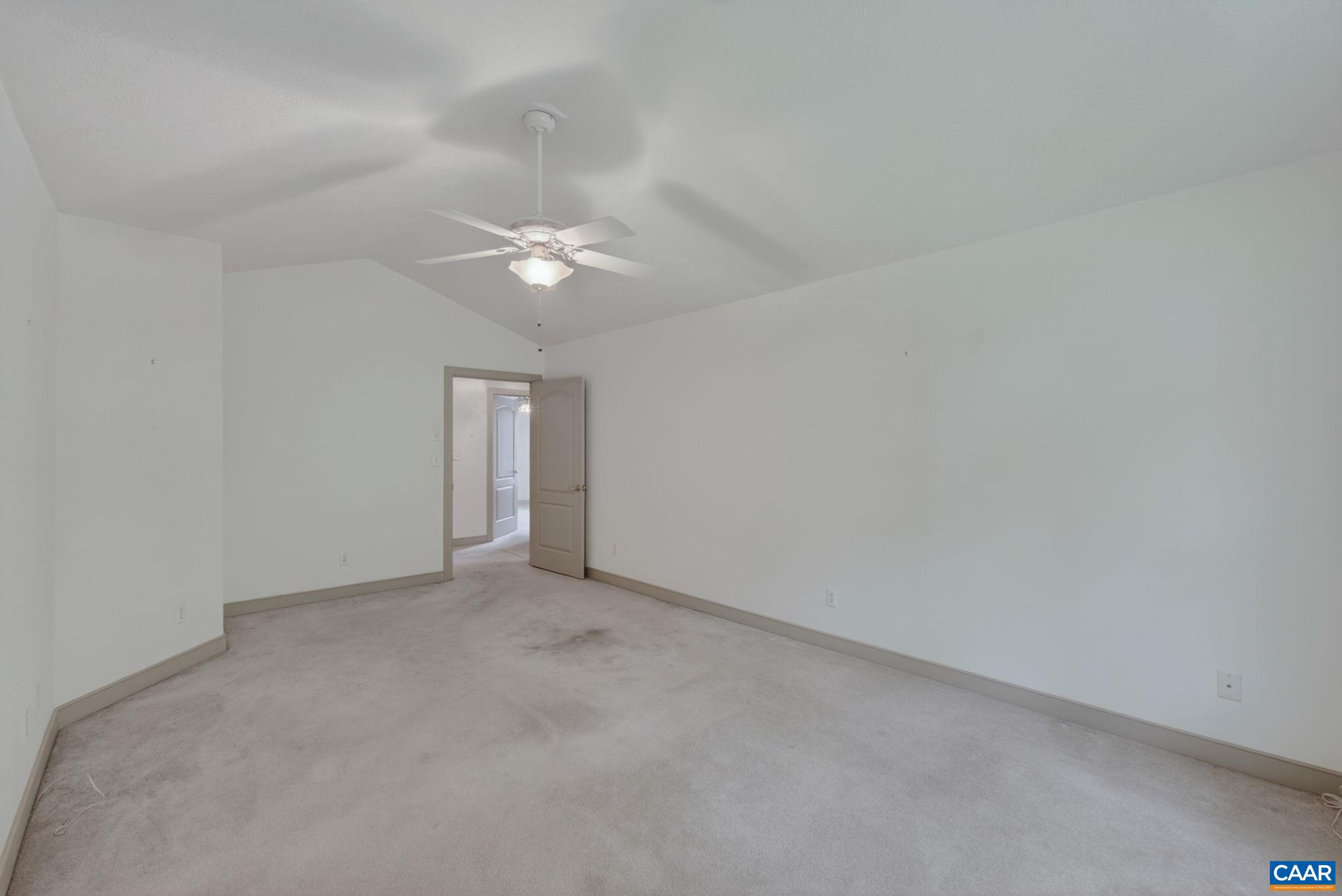 1064 WINTERGREEN LN