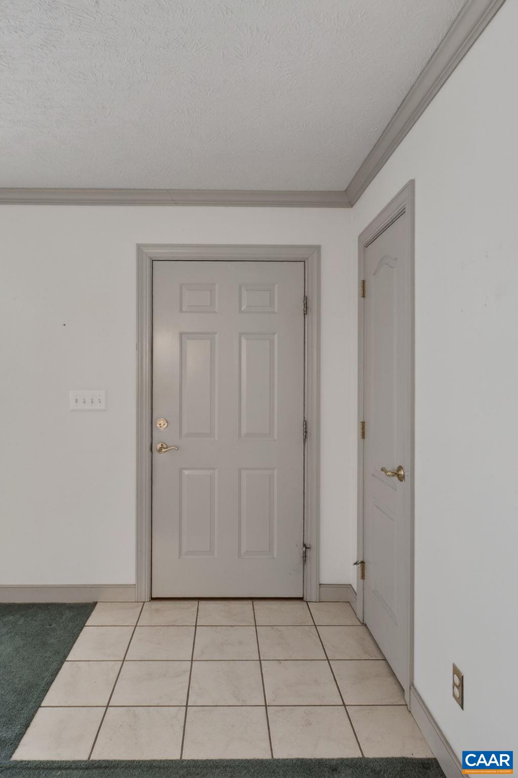 1064 WINTERGREEN LN