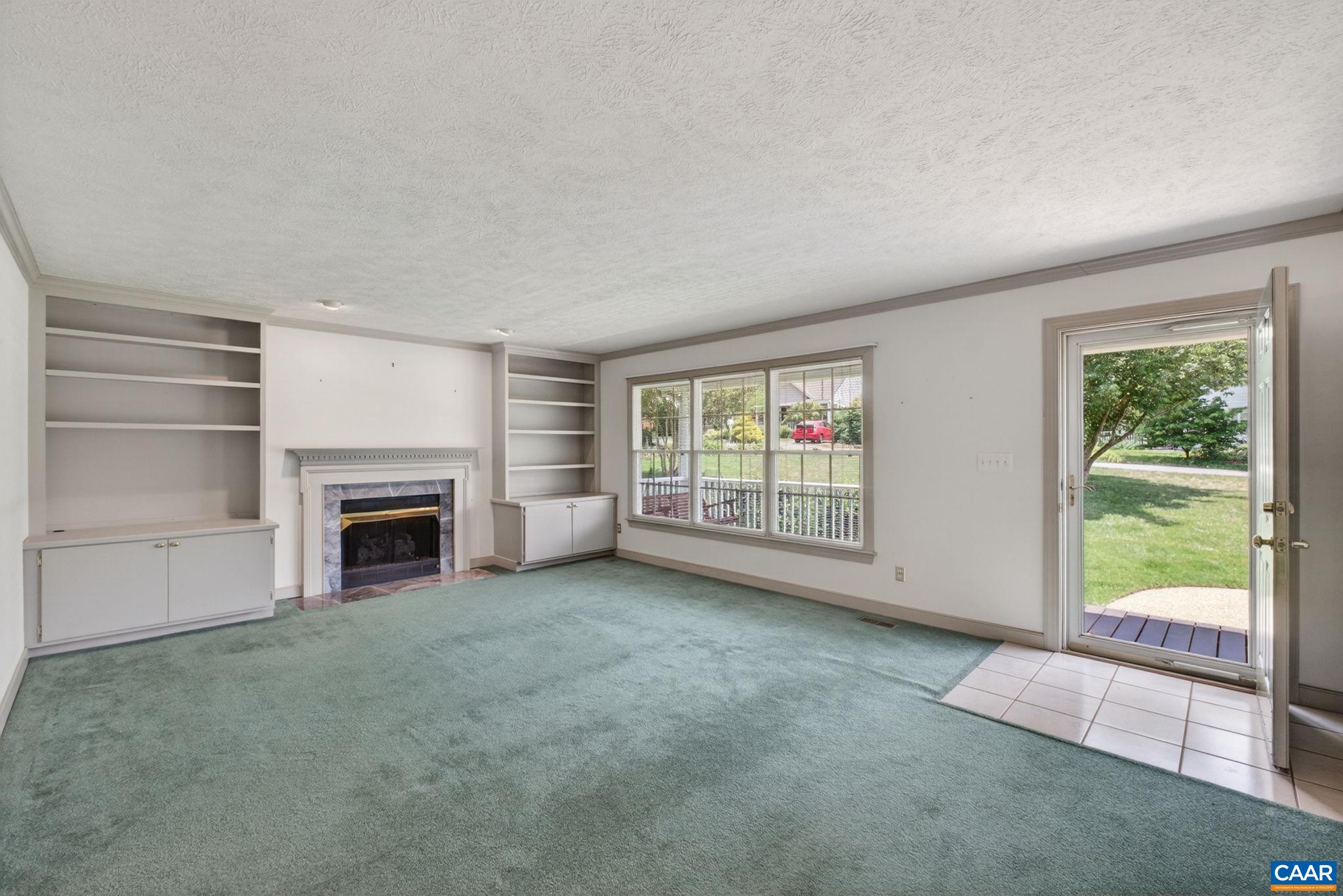 1064 WINTERGREEN LN
