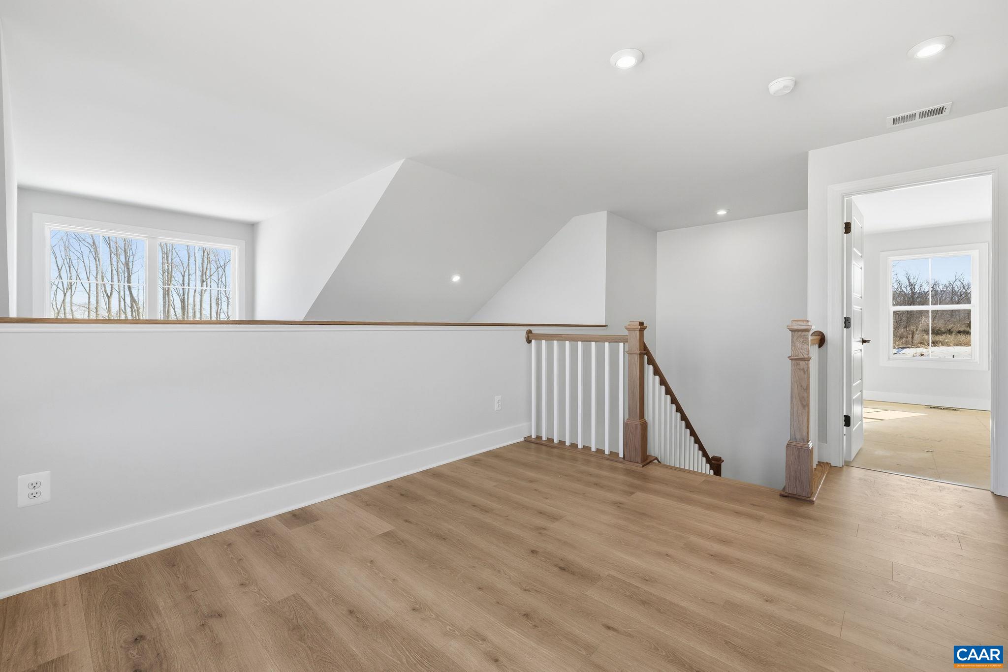 22E WARDELL CREST