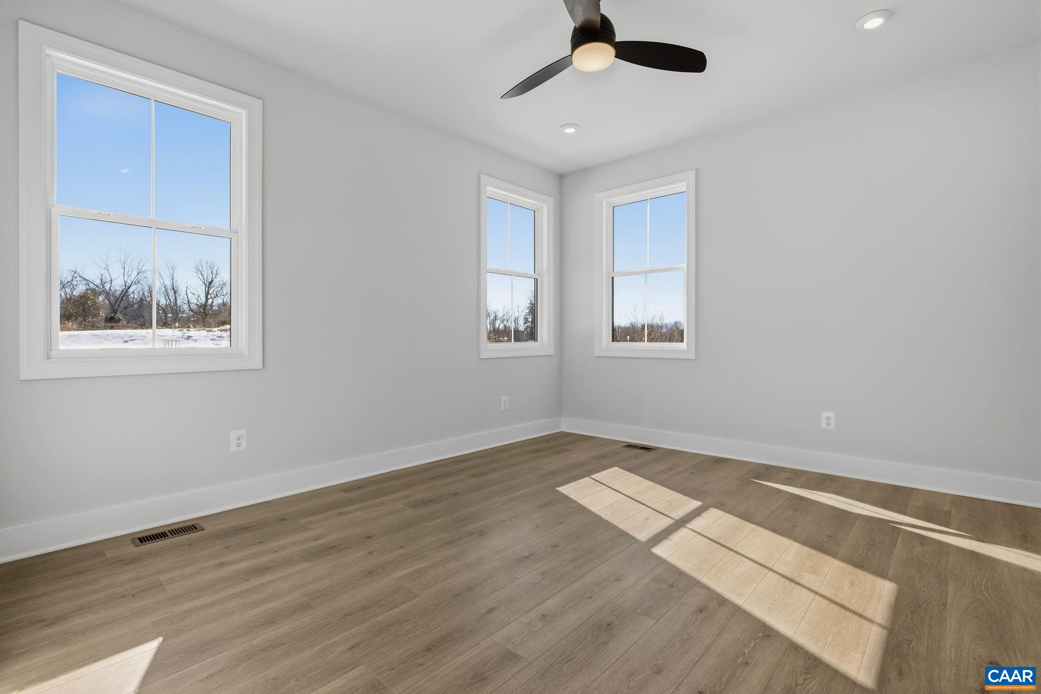 22E WARDELL CREST