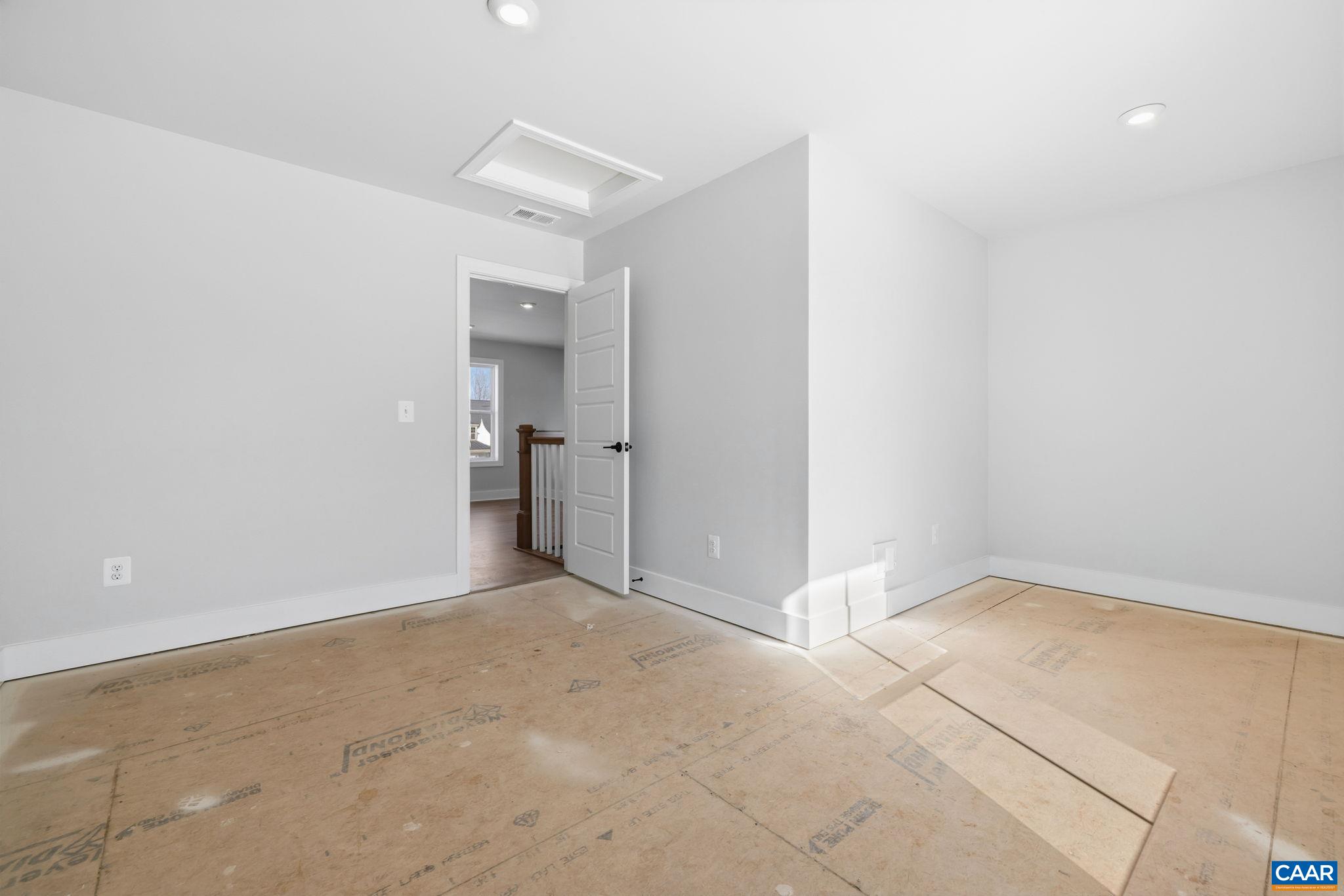 22E WARDELL CREST