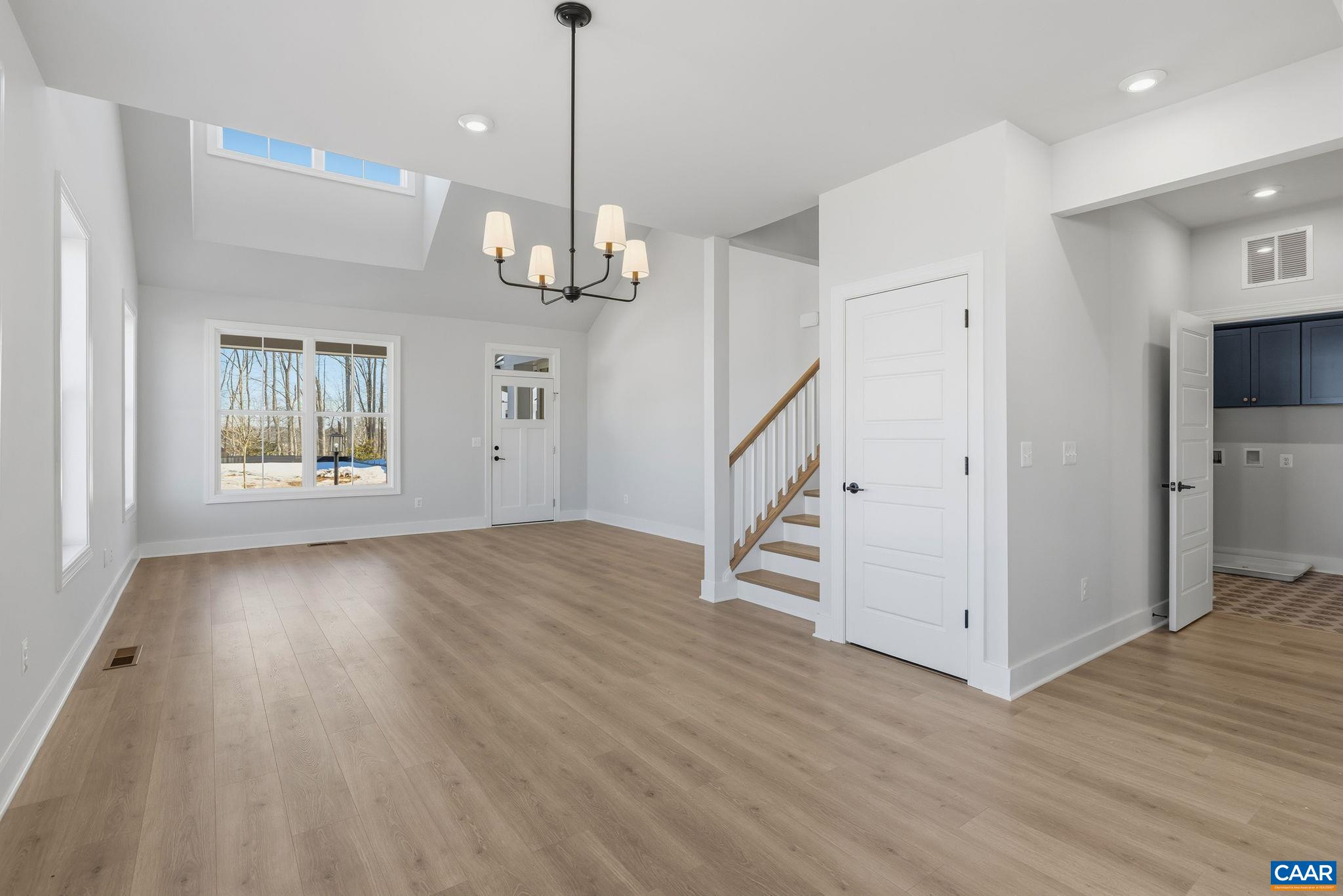 22E WARDELL CREST