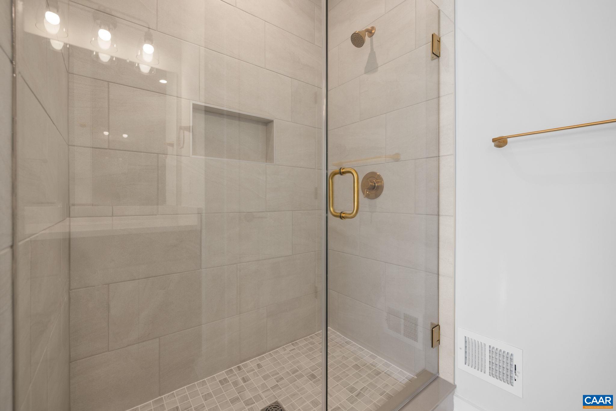 22E WARDELL CREST