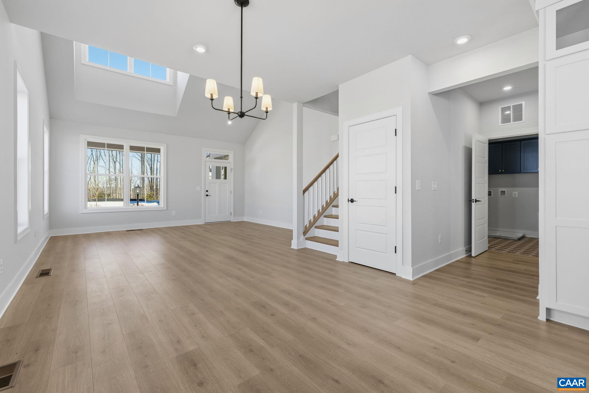22E WARDELL CREST