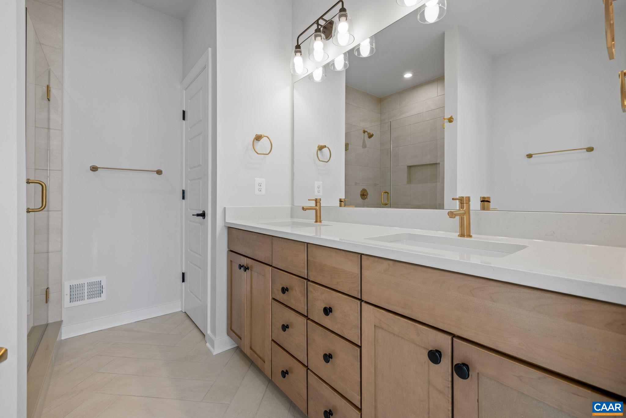 22E WARDELL CREST