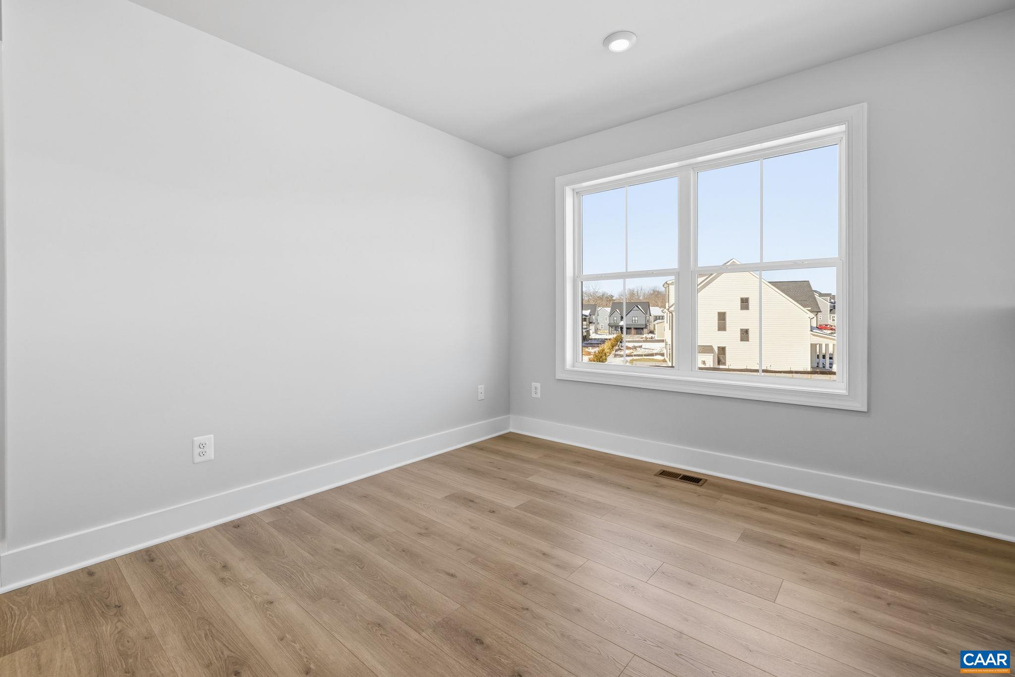 22E WARDELL CREST