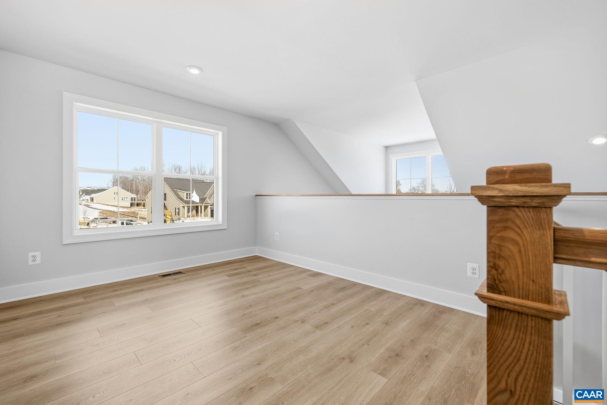 22E WARDELL CREST