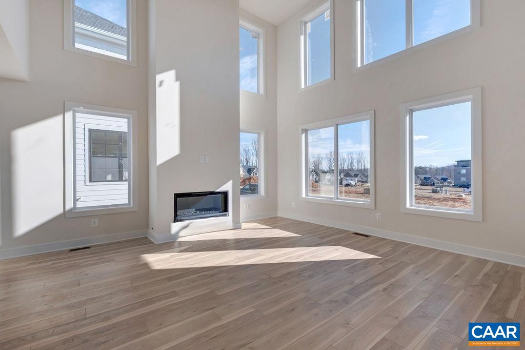 22F WARDELL CREST