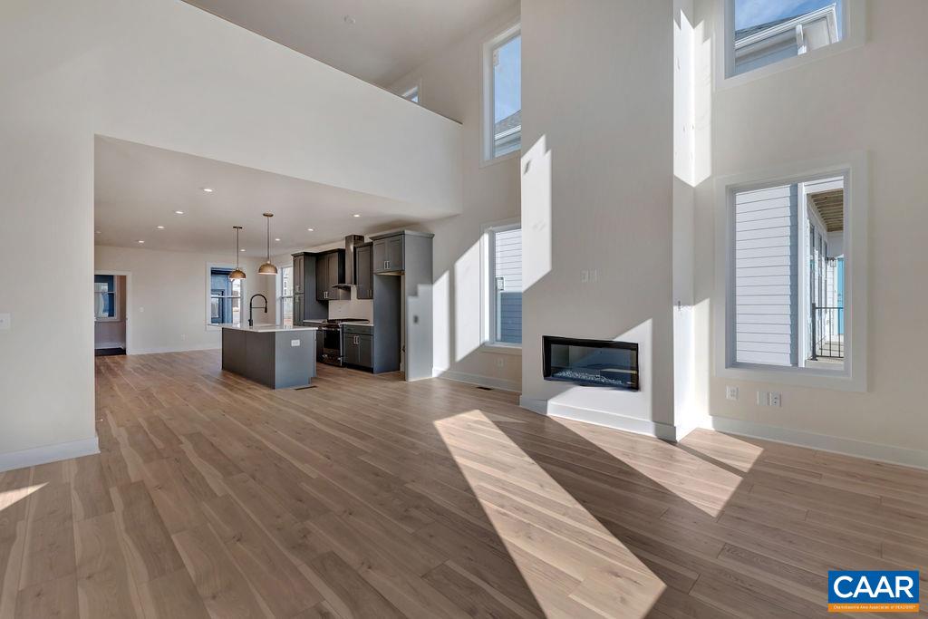 22F WARDELL CREST