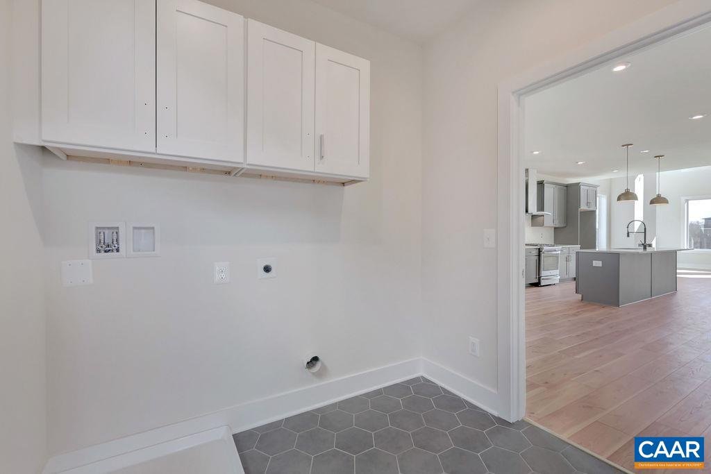 22F WARDELL CREST