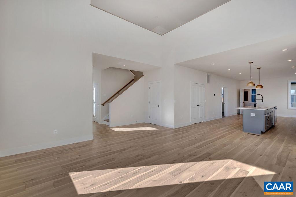 22F WARDELL CREST