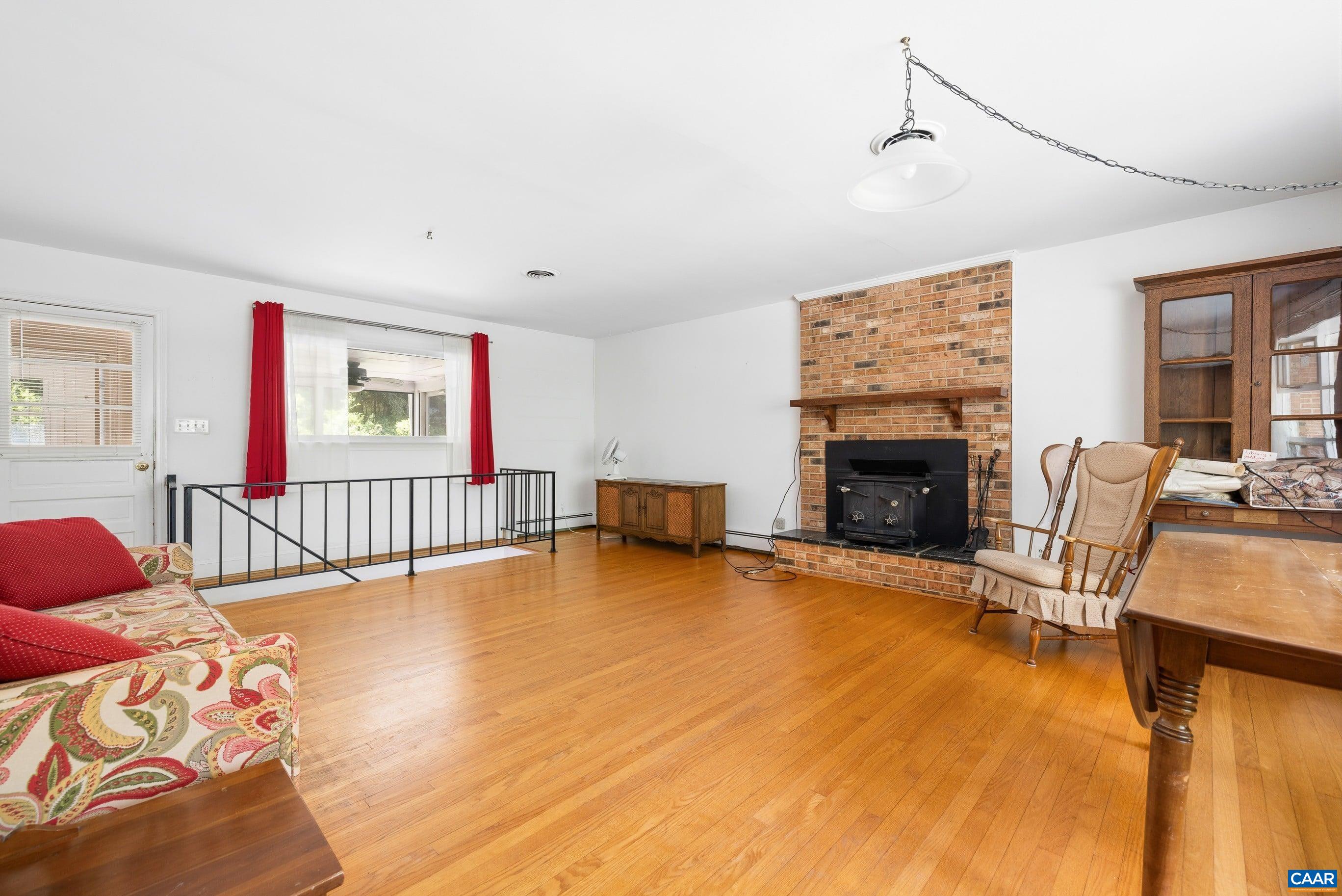 5662 LAUREL RIDGE RD